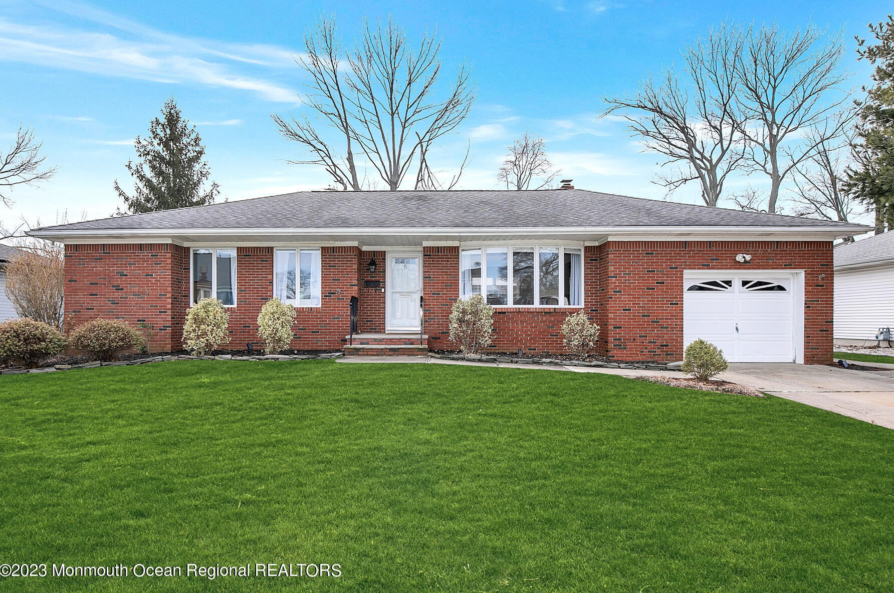 5 Tara Lin Dr, Hazlet, NJ 07730