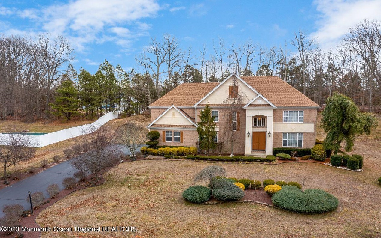 21 Greenwich Dr, Jackson Twp, NJ 08527