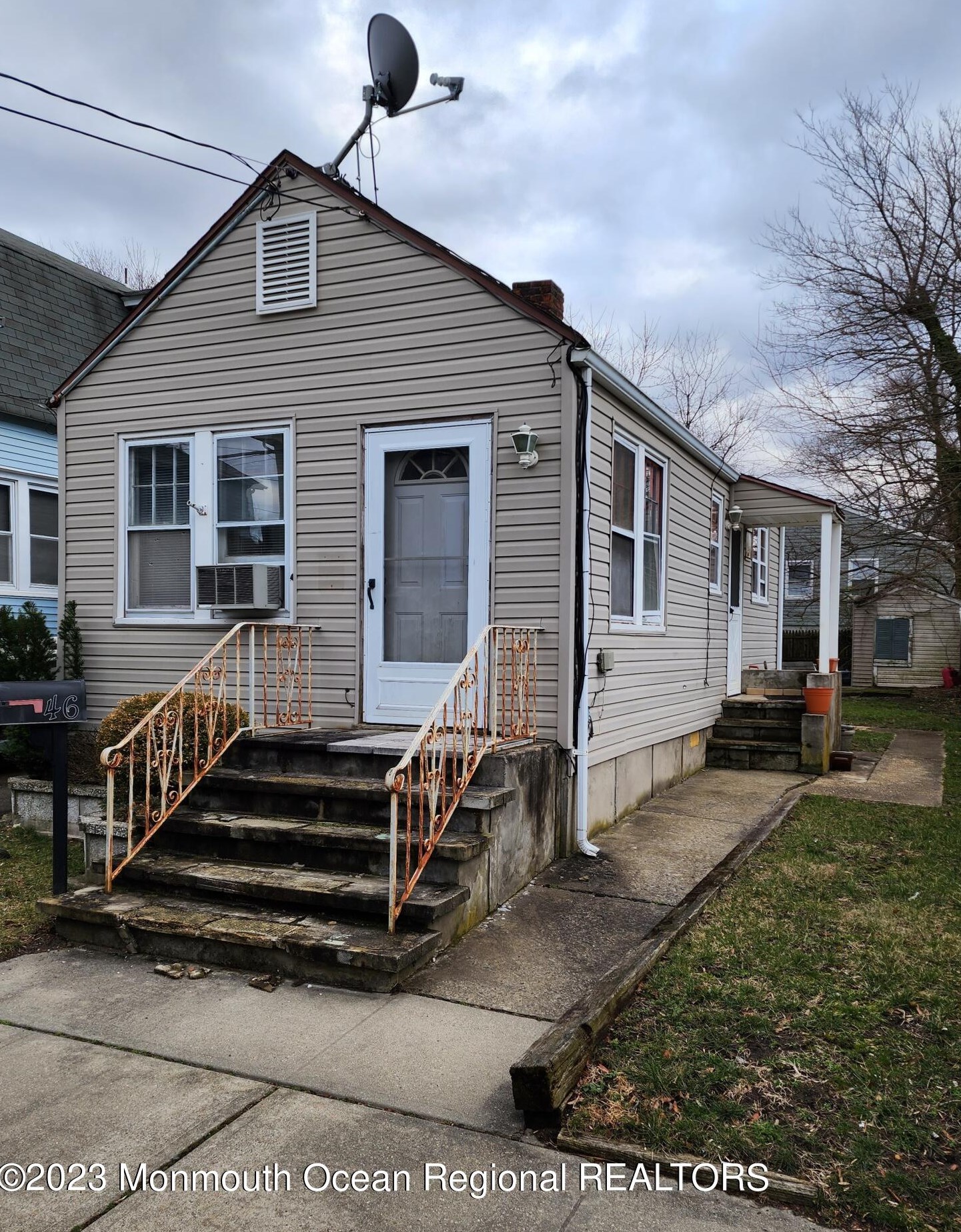 46 Oak St, Ideal Beach, NJ 07734-1308