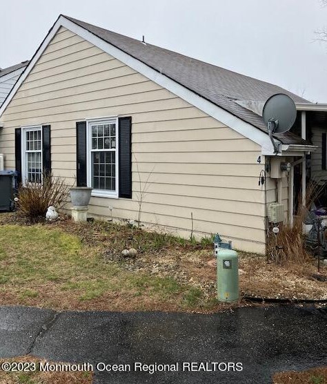 4 Dover Walk, Toms River, NJ 08753-4108