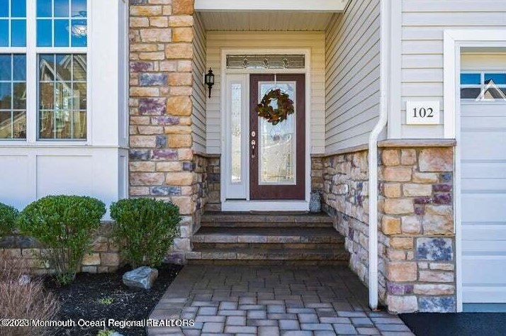 102 Ambermist Wy, Lacey, NJ 08731