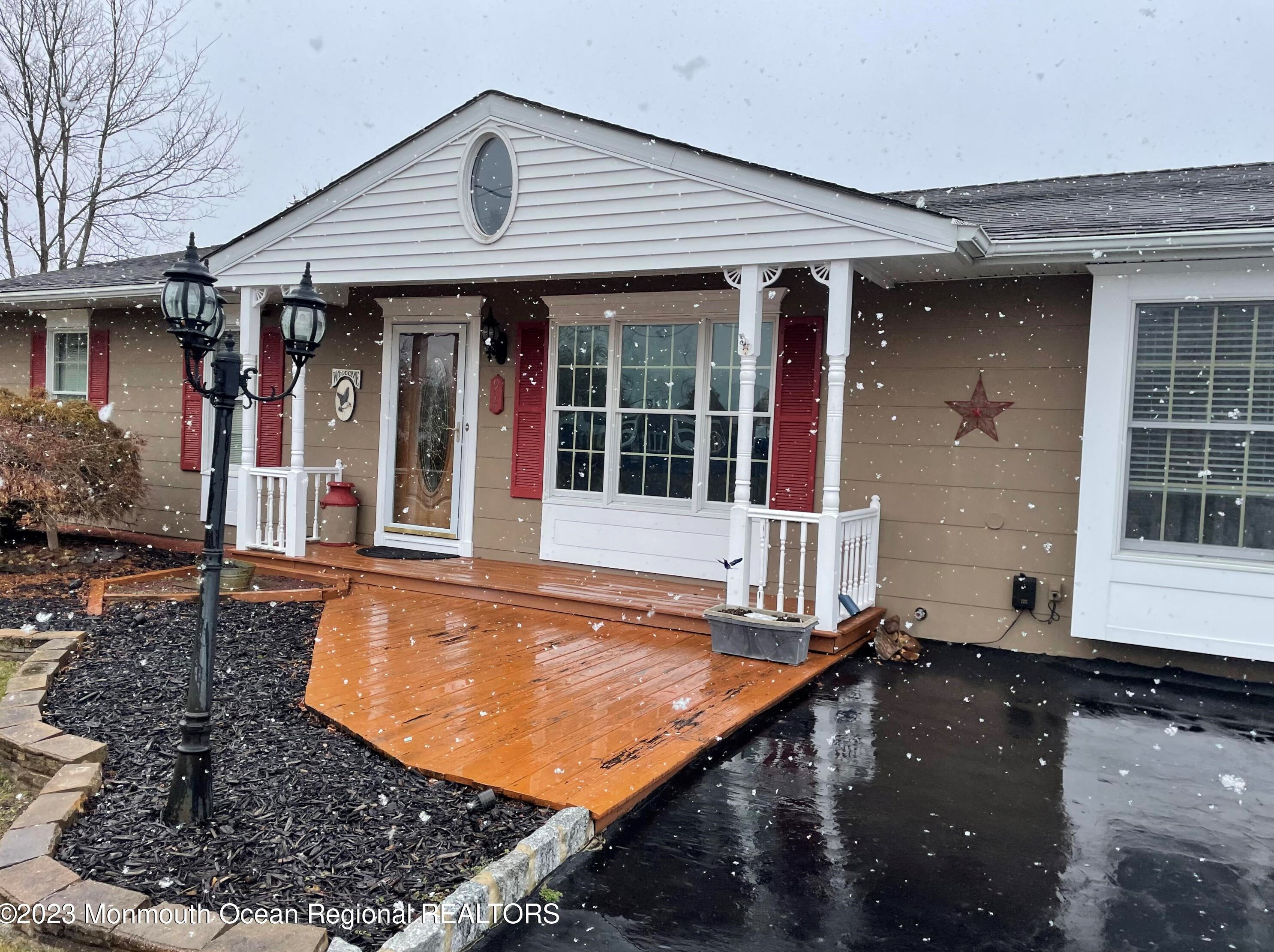 914 Clubhouse Dr, Lacey, NJ 08731