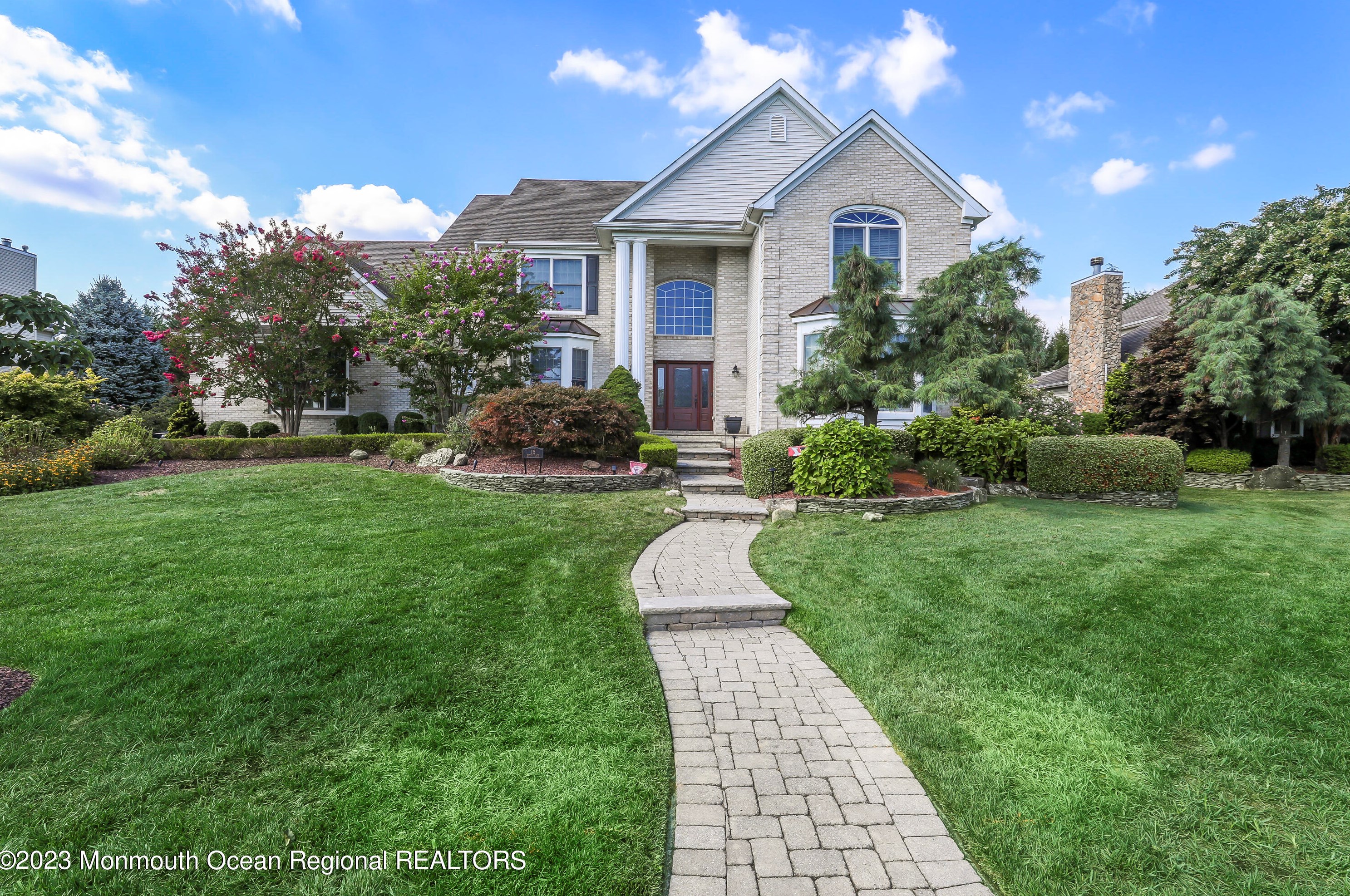 15 Eaton Pl, Tinton Falls, NJ 07712