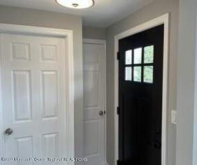 154 8th St #a, Belford, NJ 07718