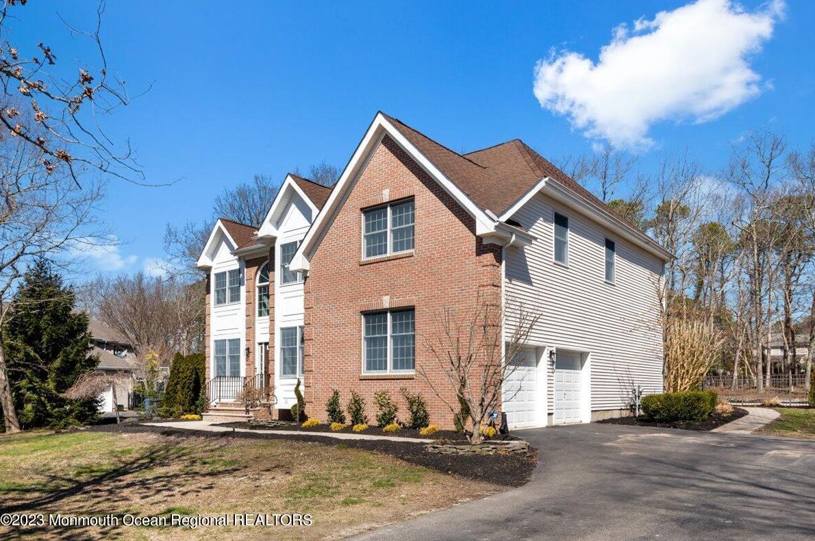 23 Popper St, Cedar Bonnet Island, NJ 08050