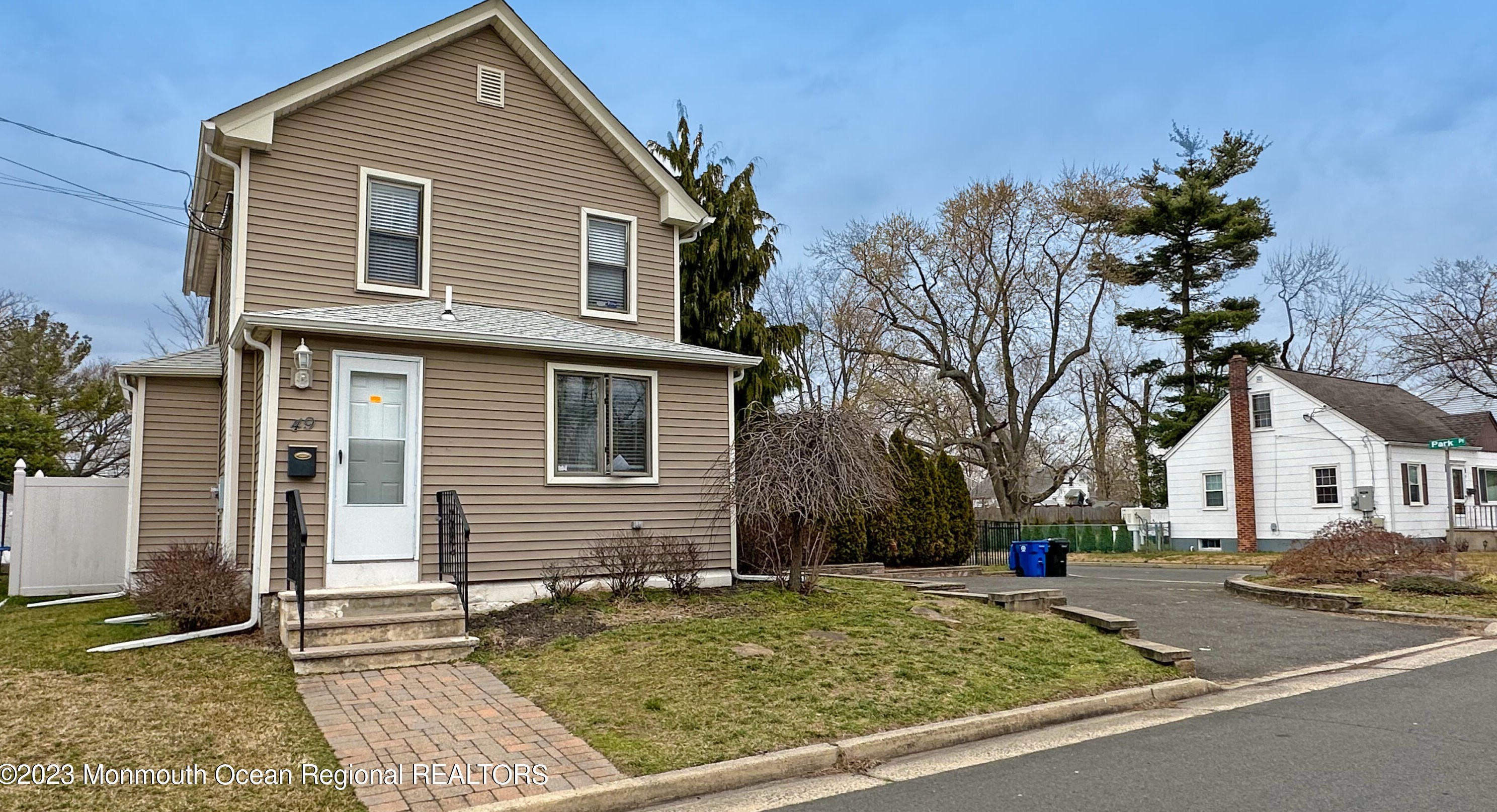 49 Garnsey Pl, Belford, NJ 07718