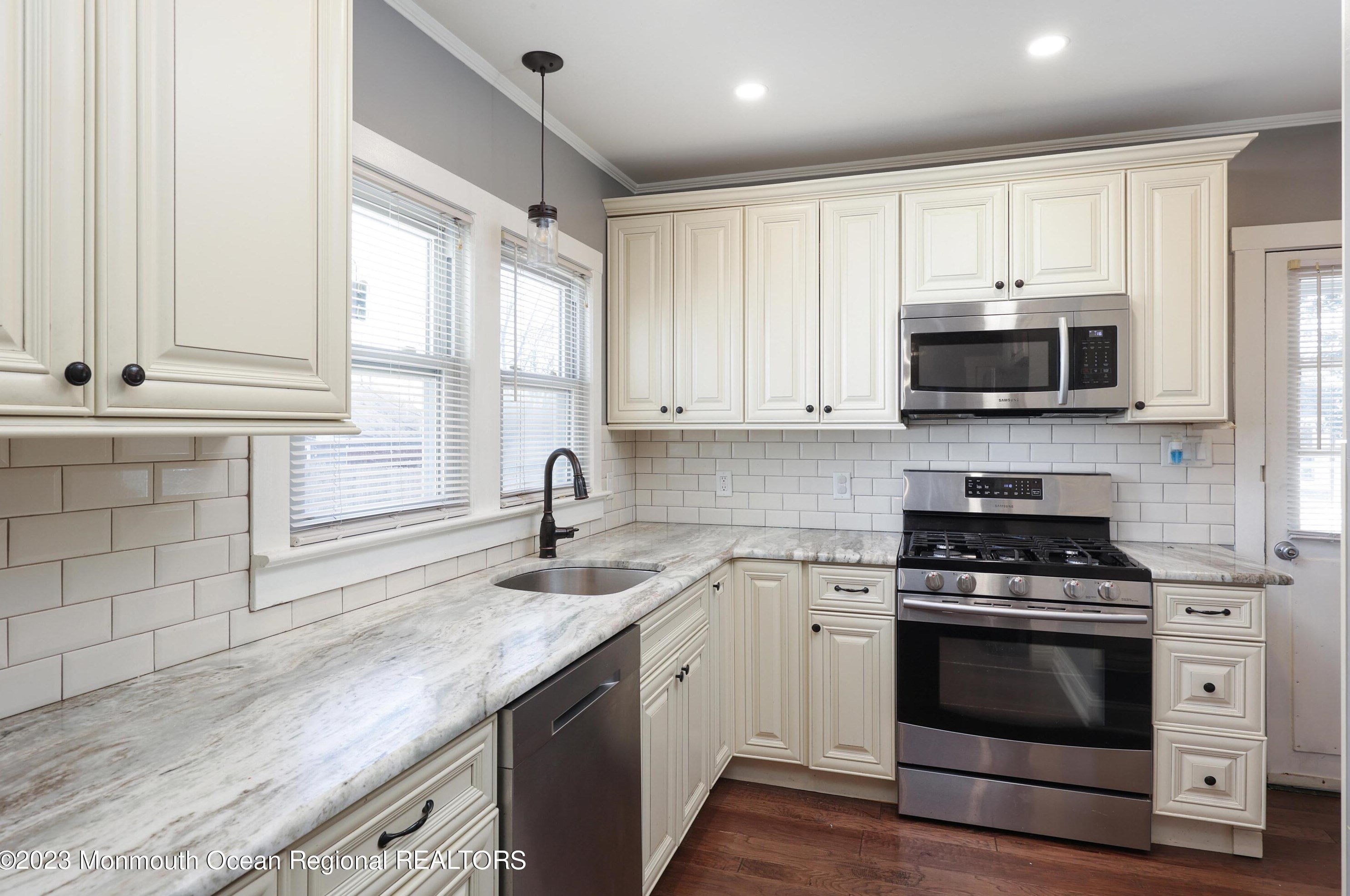 15 King St, Toms River NJ  08753-6619 exterior