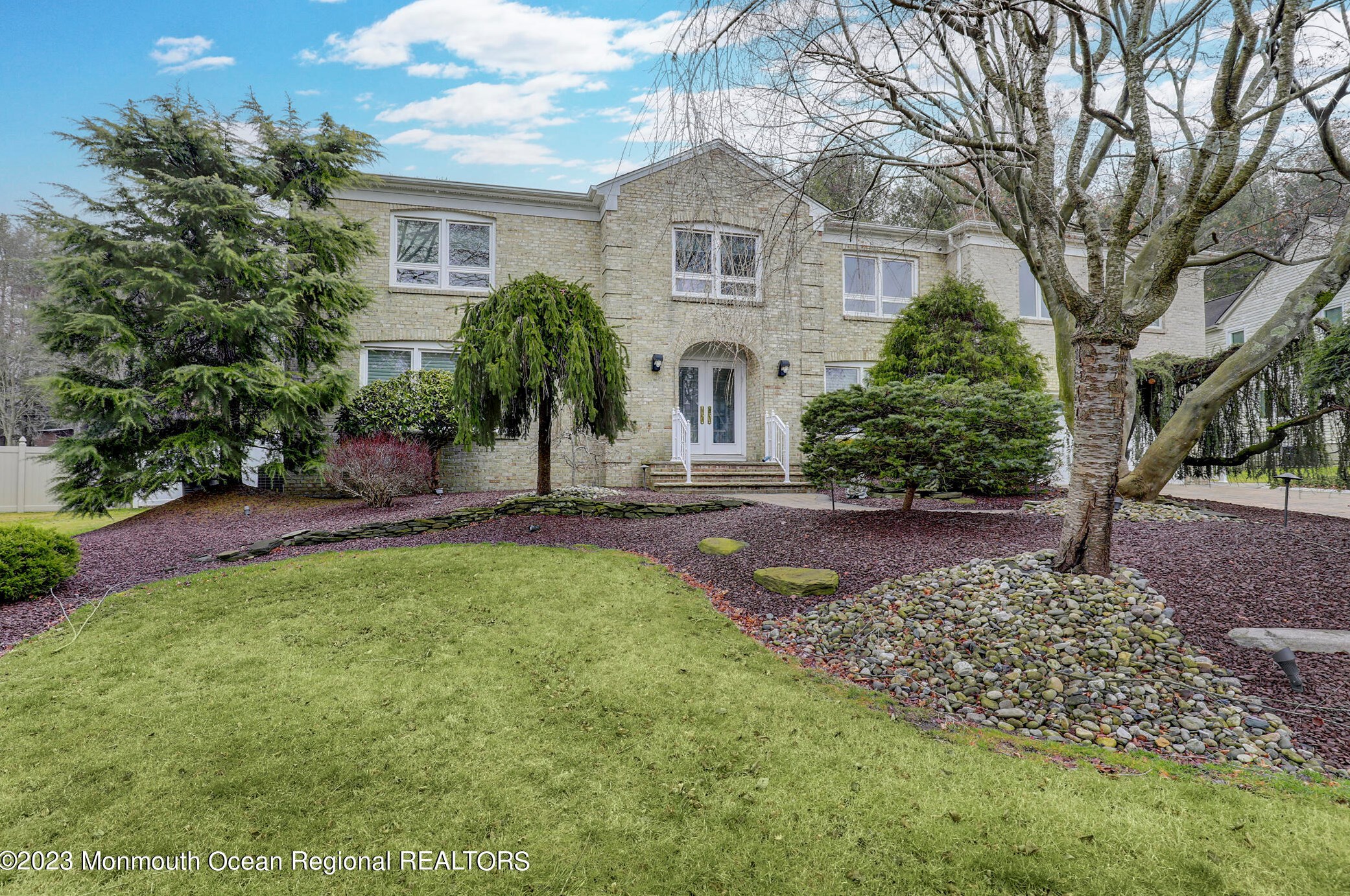 14 Longstreet Rd, Millstone Township, NJ 07726-2834