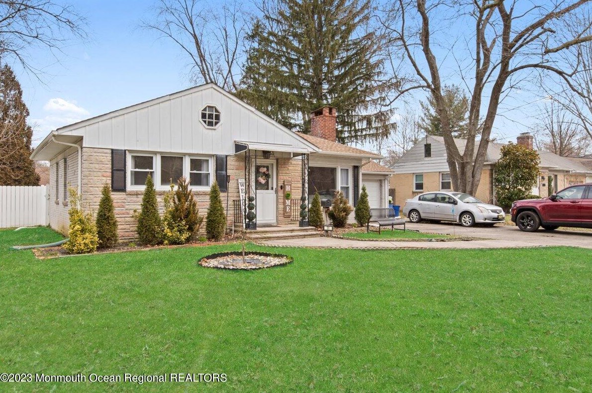 51 New Brunswick Ave, Matawan, NJ 07747-3342