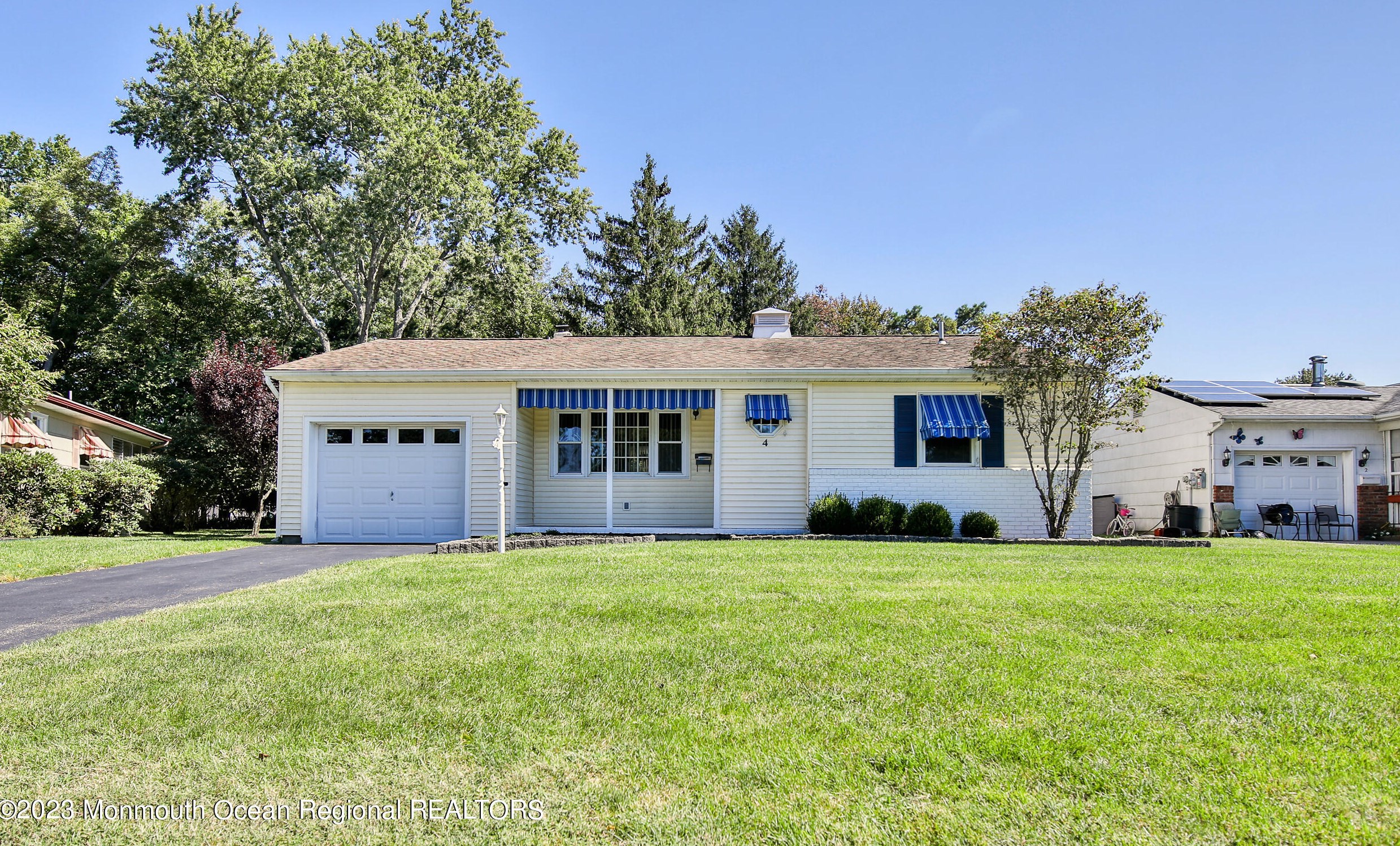 4 Woodbury Ct, Berkeley Township, NJ 08721