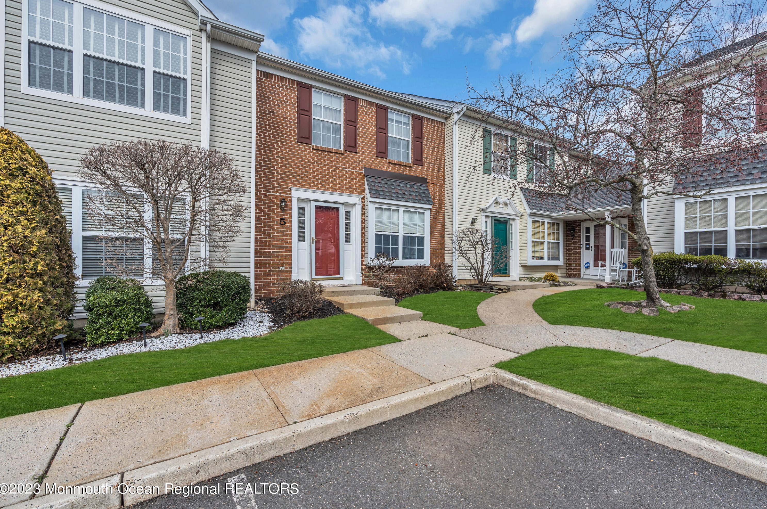 3305 Oliver Ct #5, East Freehold, NJ 07728