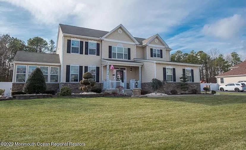 8 Firenze Rd, Jackson Twp, NJ 08527