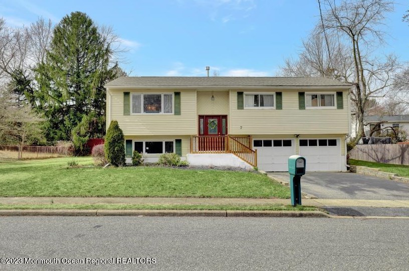 7 Sunnyfield Ter, Wall Township, NJ 07753-2729