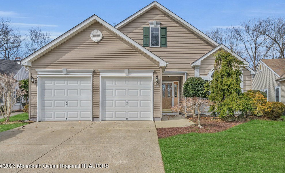 30 Shadow Creek Ct, Jackson Twp, NJ 08527