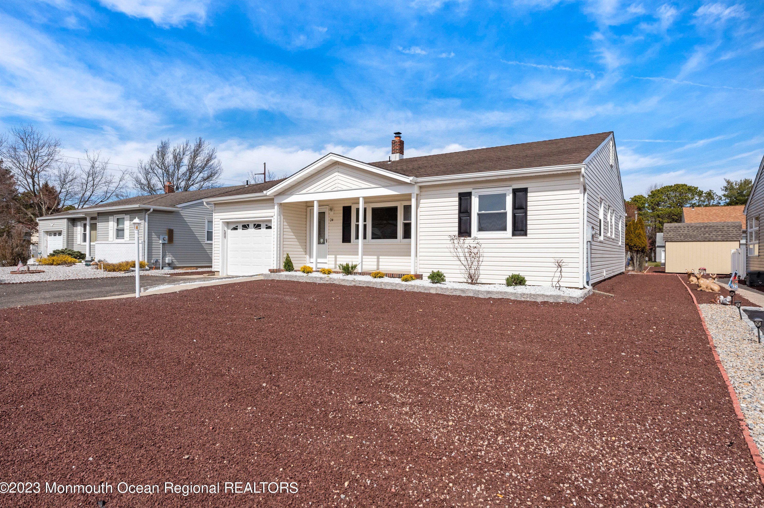 24 Bennington Dr, Toms River, NJ 08757-6331