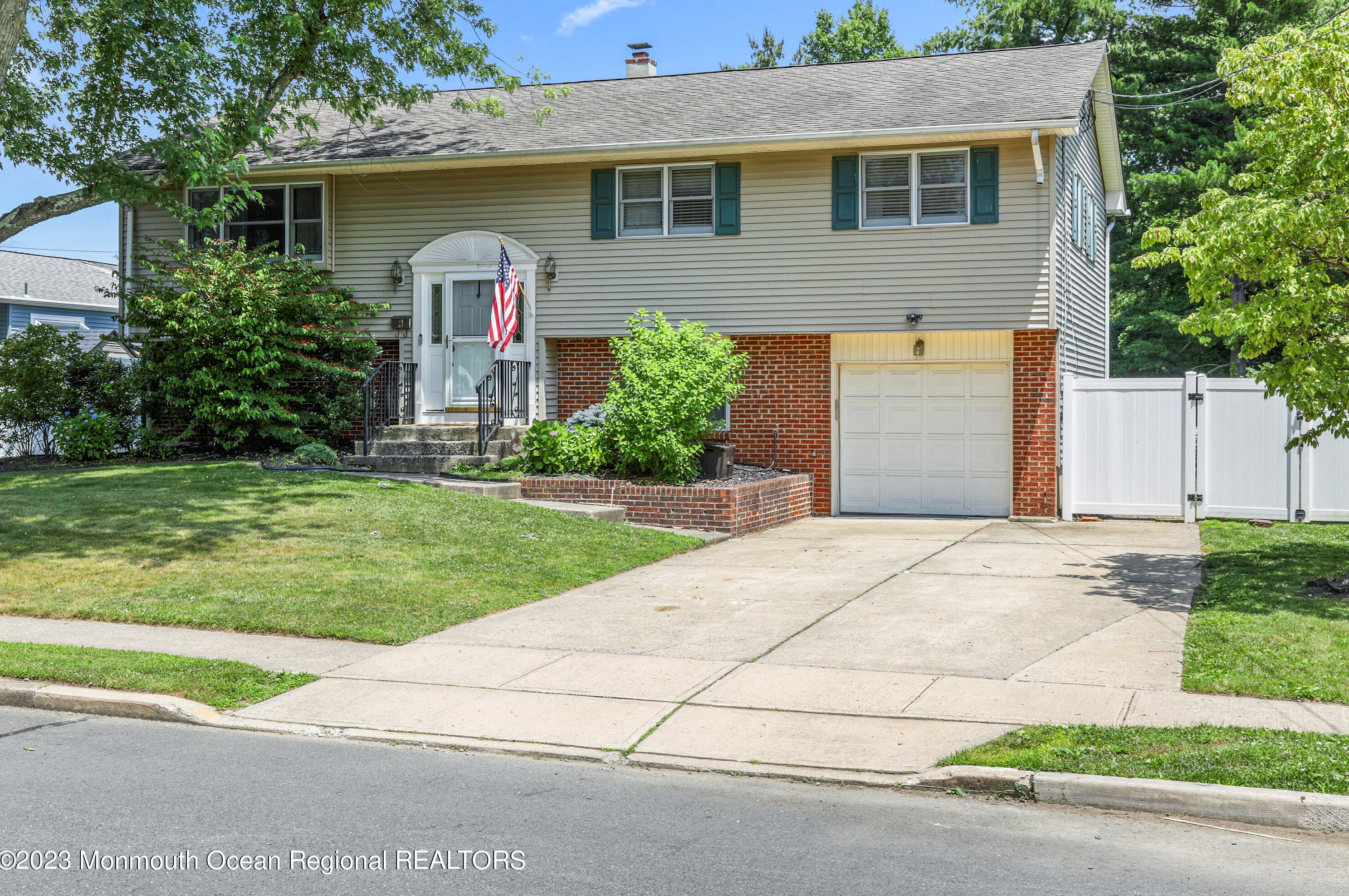 6 Compton Way, Trenton, NJ 08690-3921