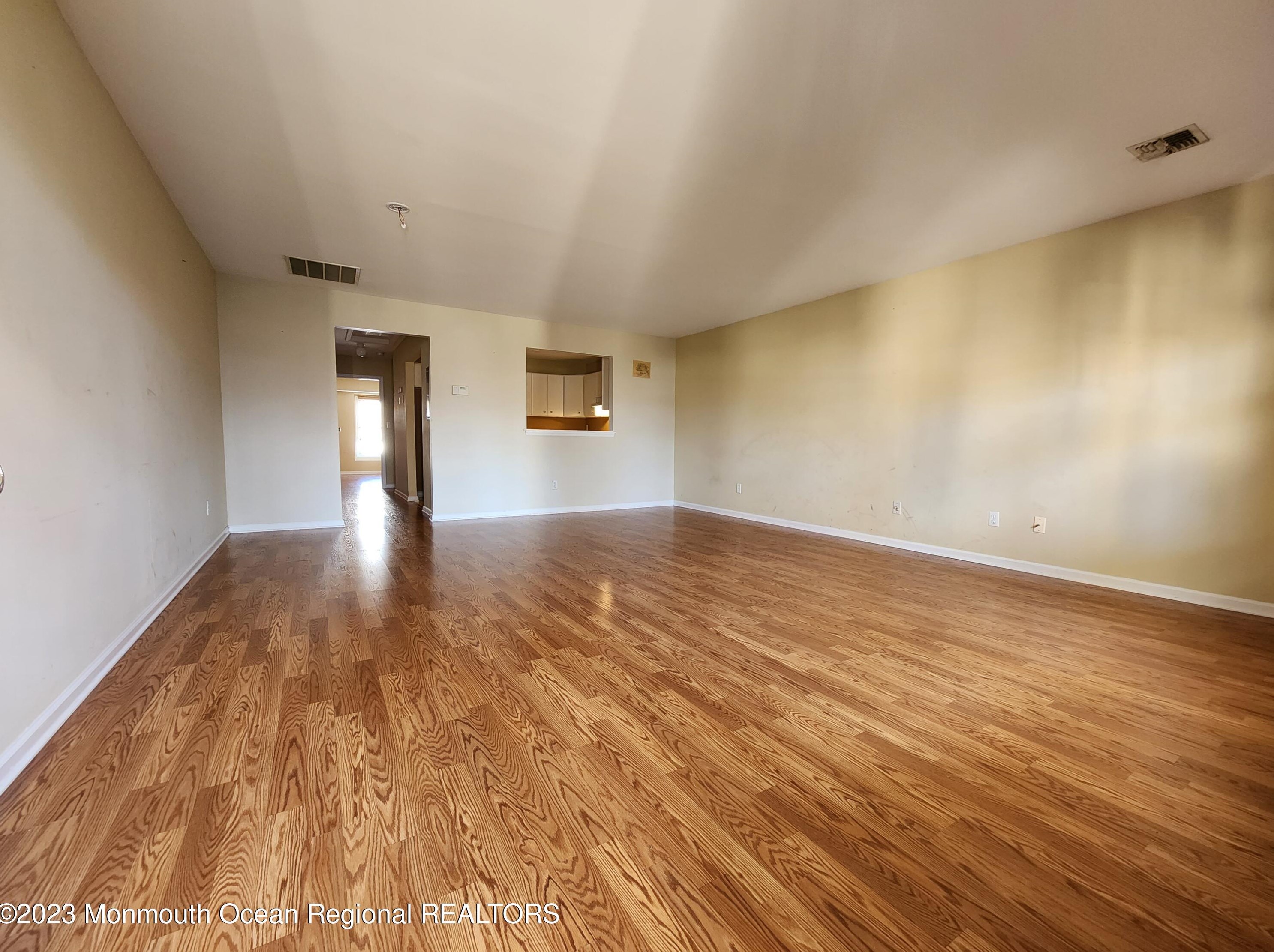 106 Lenison Ave, Belford, NJ 07718