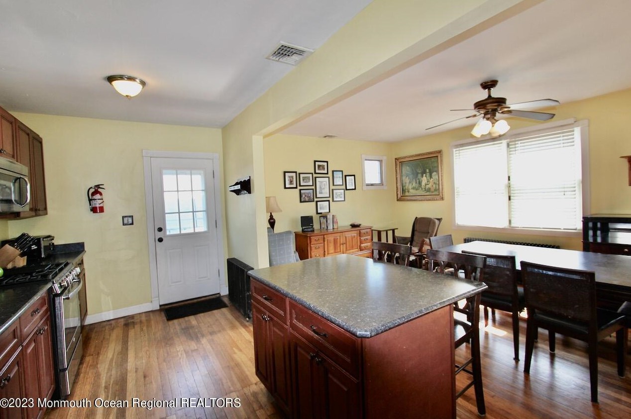 585 Wayside Rd, Wall Township, NJ 07753-3618