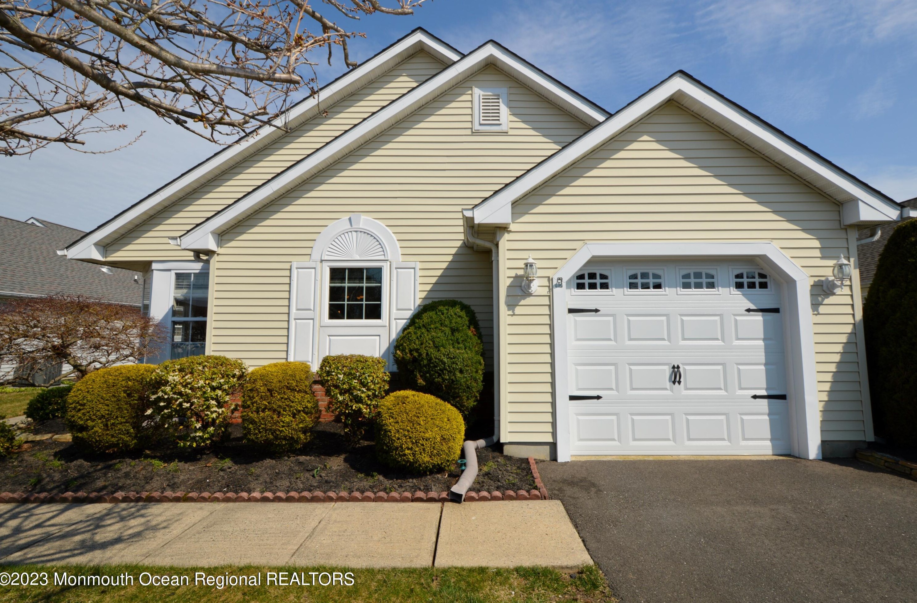 2551 Ridgemont Ct, Toms River, NJ 08755-2511