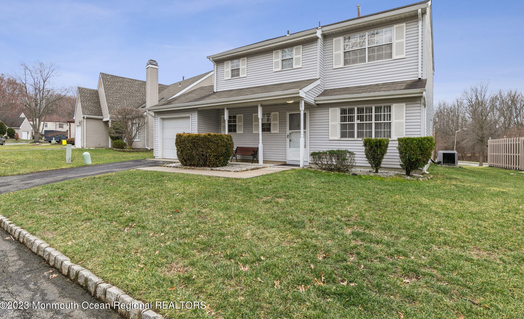65 Nottingham Dr, Old Bridge, NJ 08857