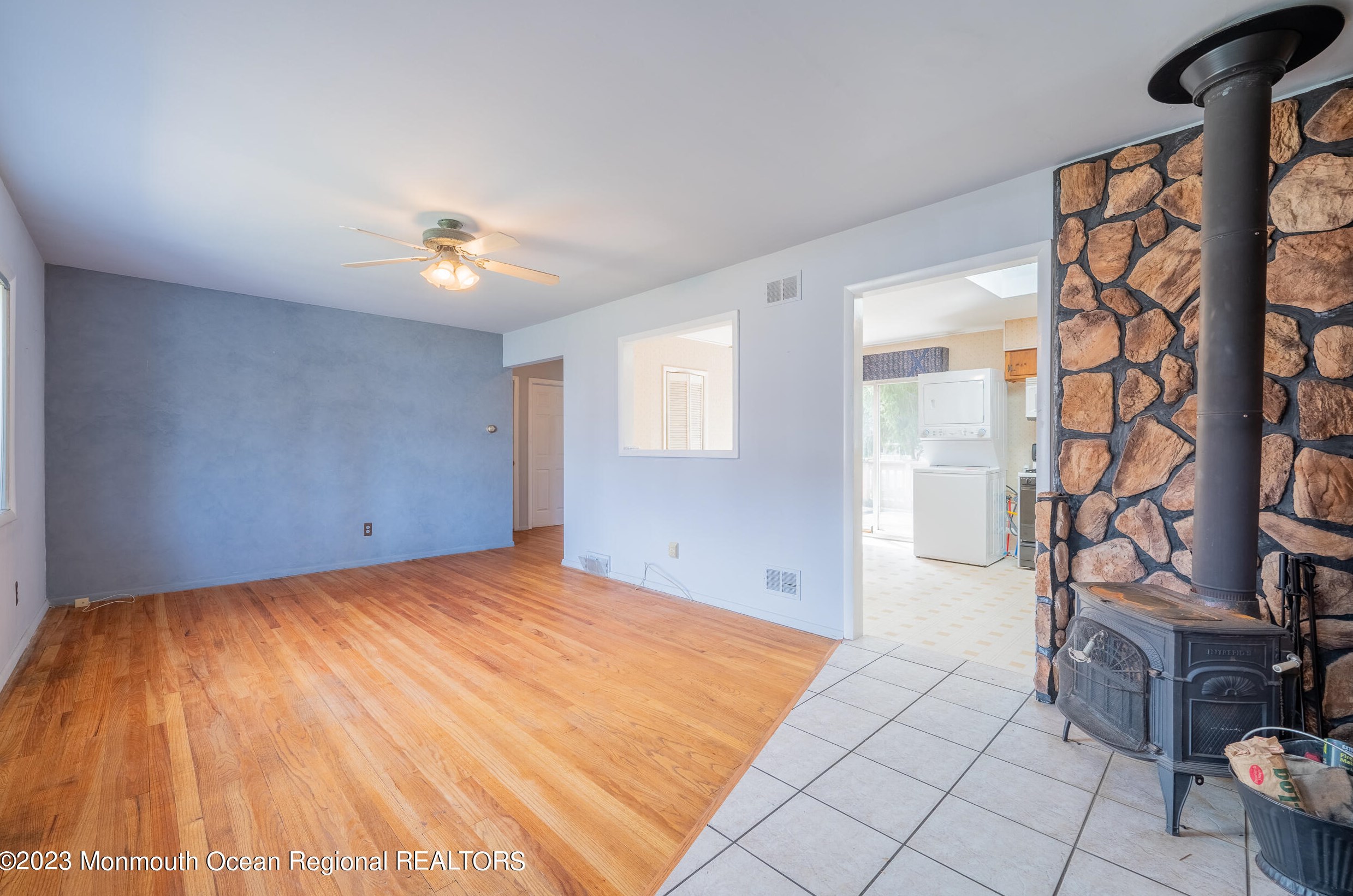 858 Lincoln St, Tinton Falls, NJ 07701