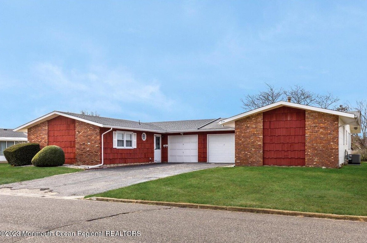 7 Masters Rd, Bricktown, NJ 08724