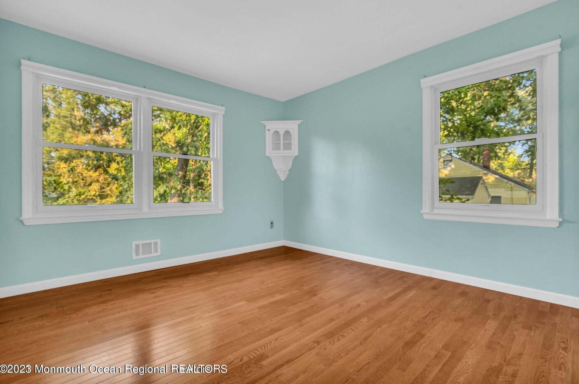 31 Grand Ave, Toms River NJ  08753-7561 exterior