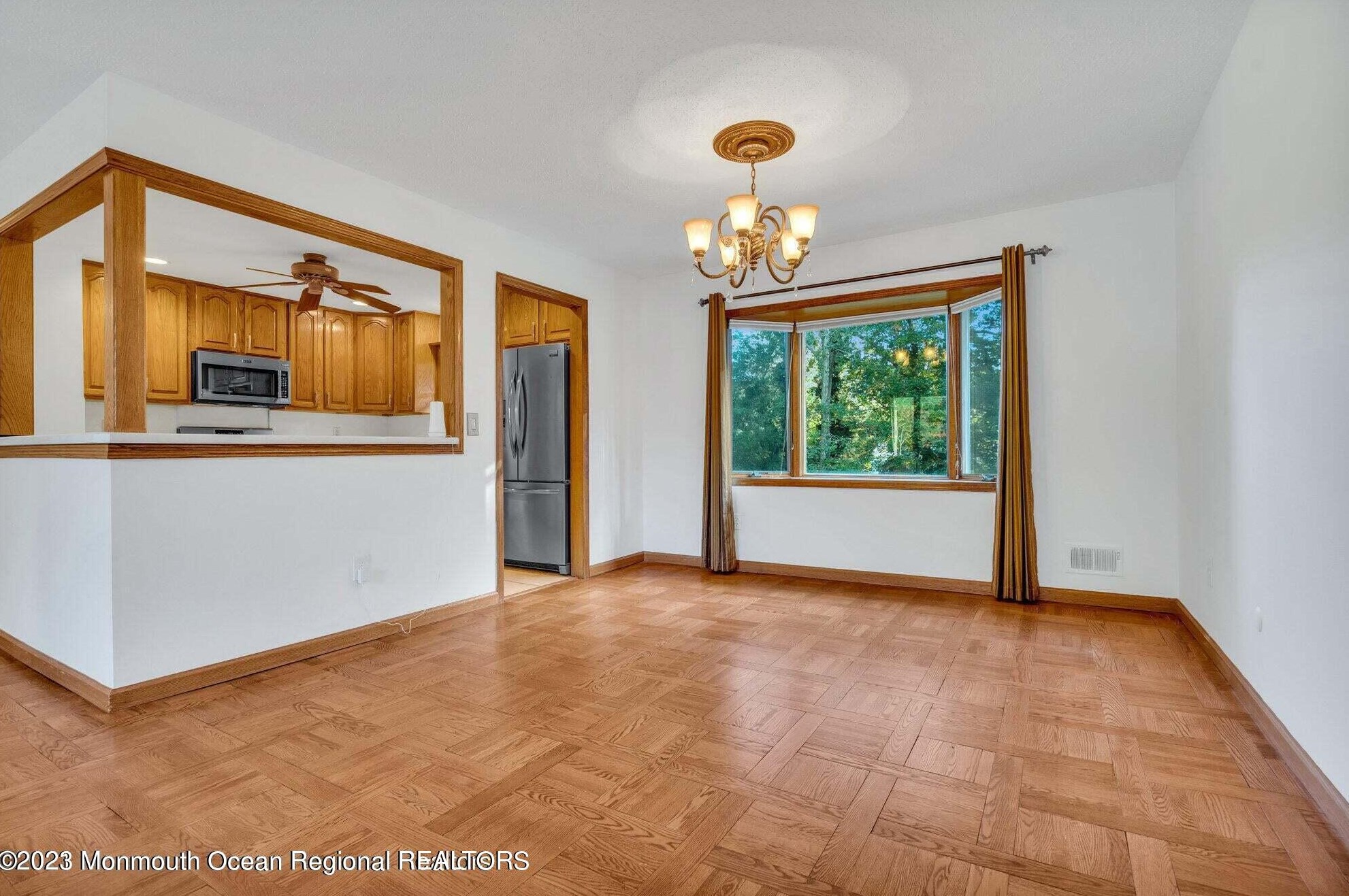 31 Grand Ave, Toms River NJ  08753-7561 exterior