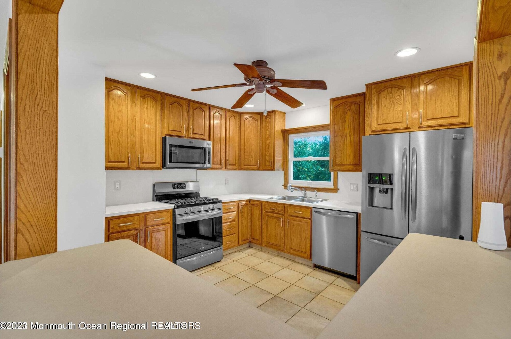 31 Grand Ave, Toms River NJ  08753-7561 exterior