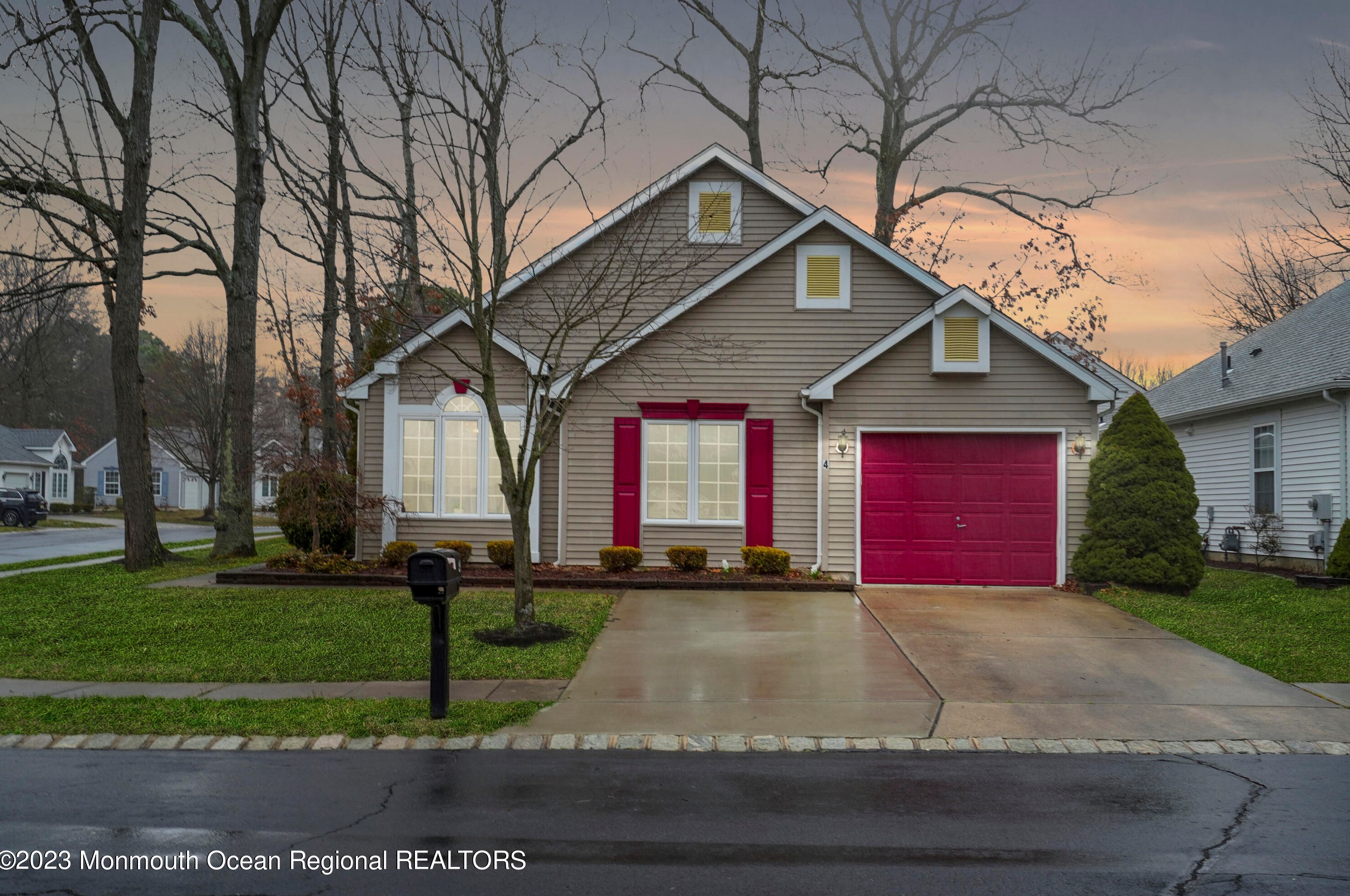 4 Kildare Ln, Jackson Twp, NJ 08527