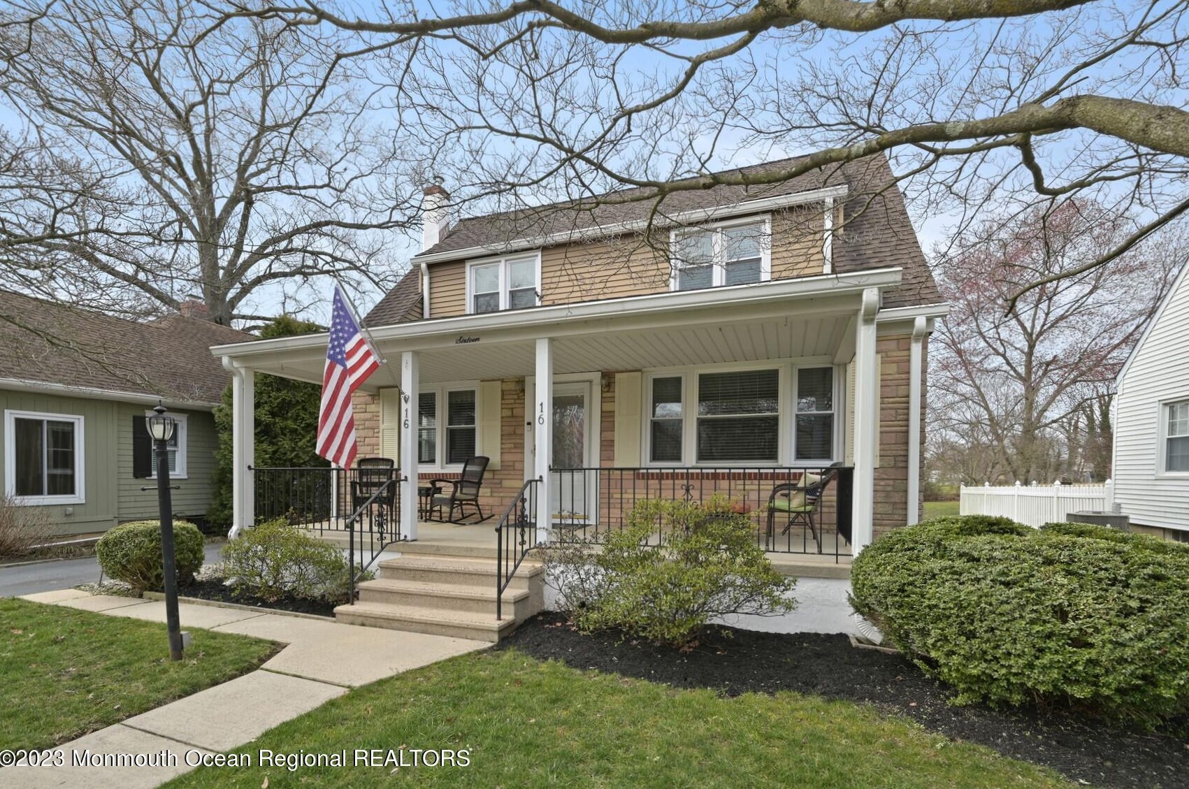 16 Broad St, Upper Freehold, NJ 08501-1621