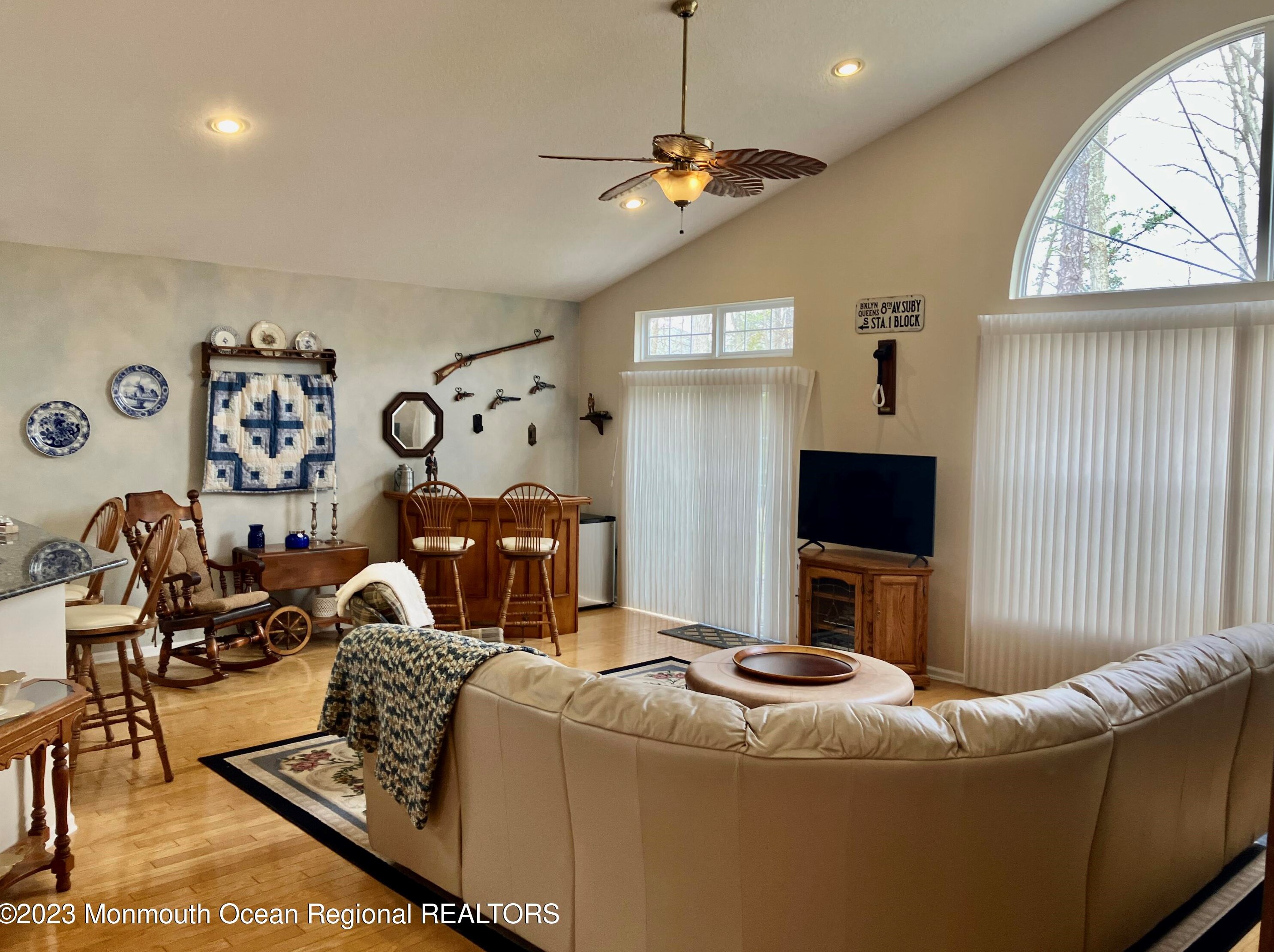 10 Heathersway Ct, Lakewood, NJ 08701