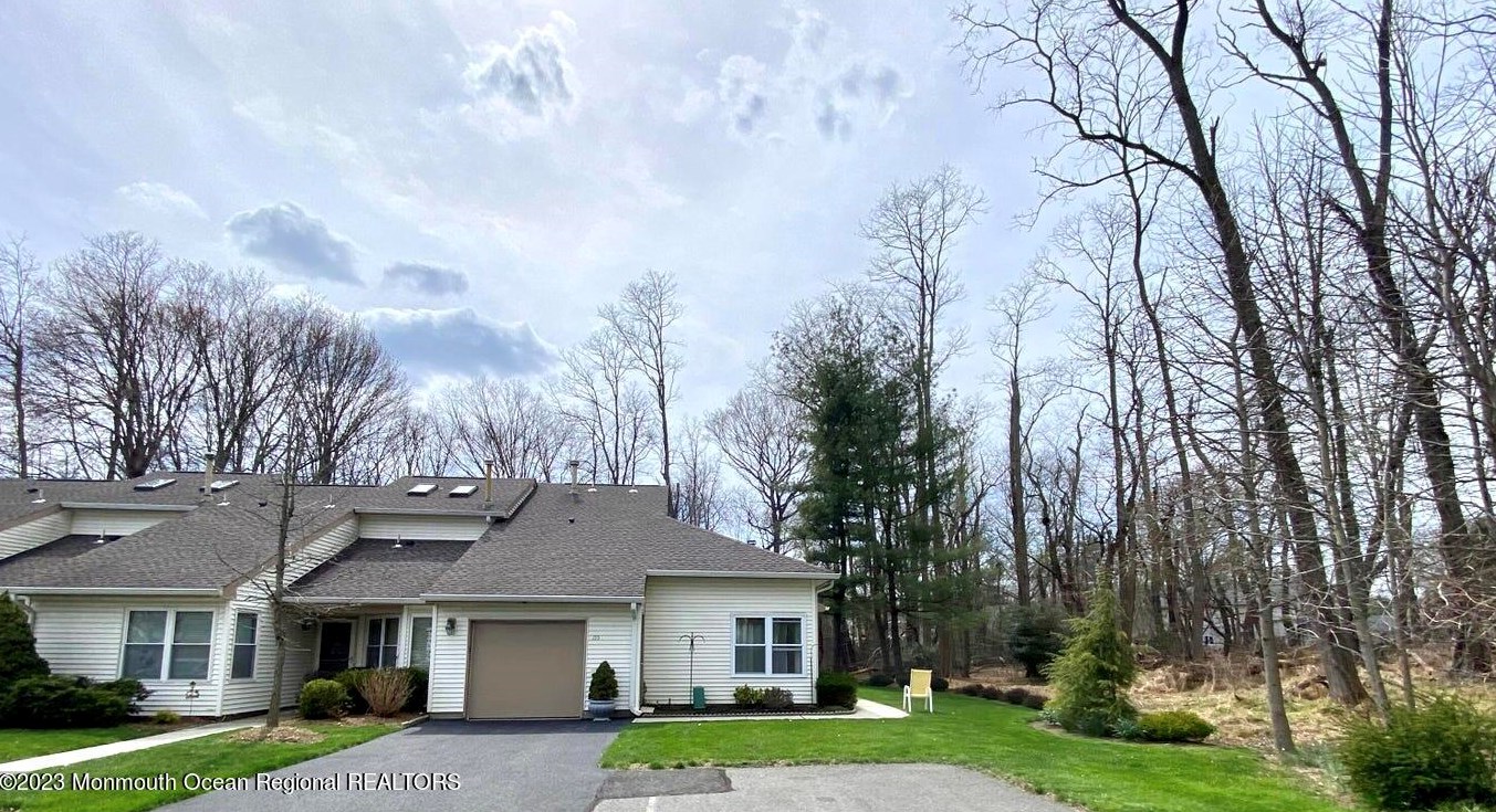155 Sunnymede St, Millstone Township, NJ 07726