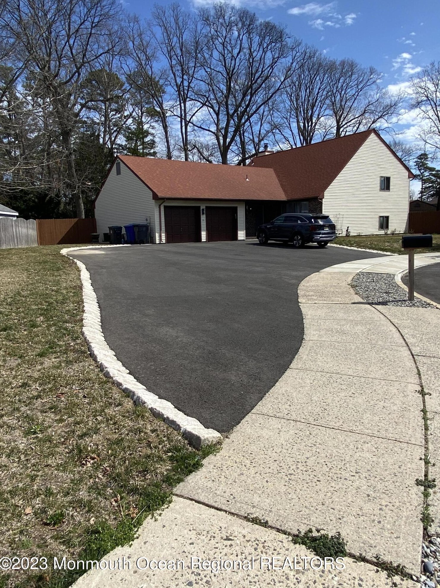 13 Lawrence Dr, Bricktown, NJ 08724