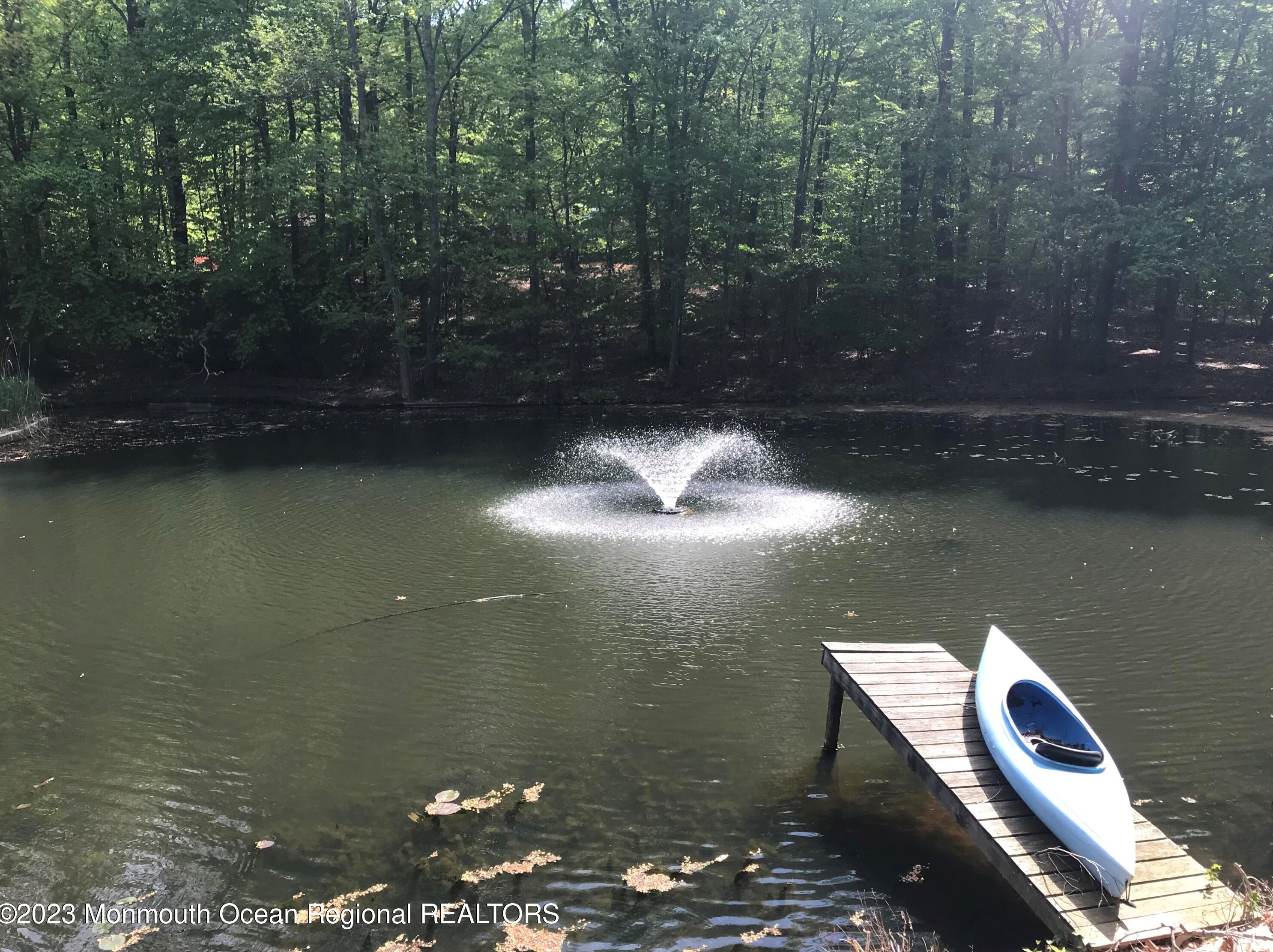 19 Big Beech Ln, Vanderburg, NJ 07722-1201