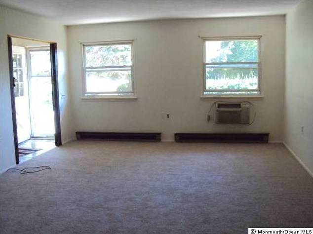 9 Hamilton Ln #d, Lakehurst, NJ 08759