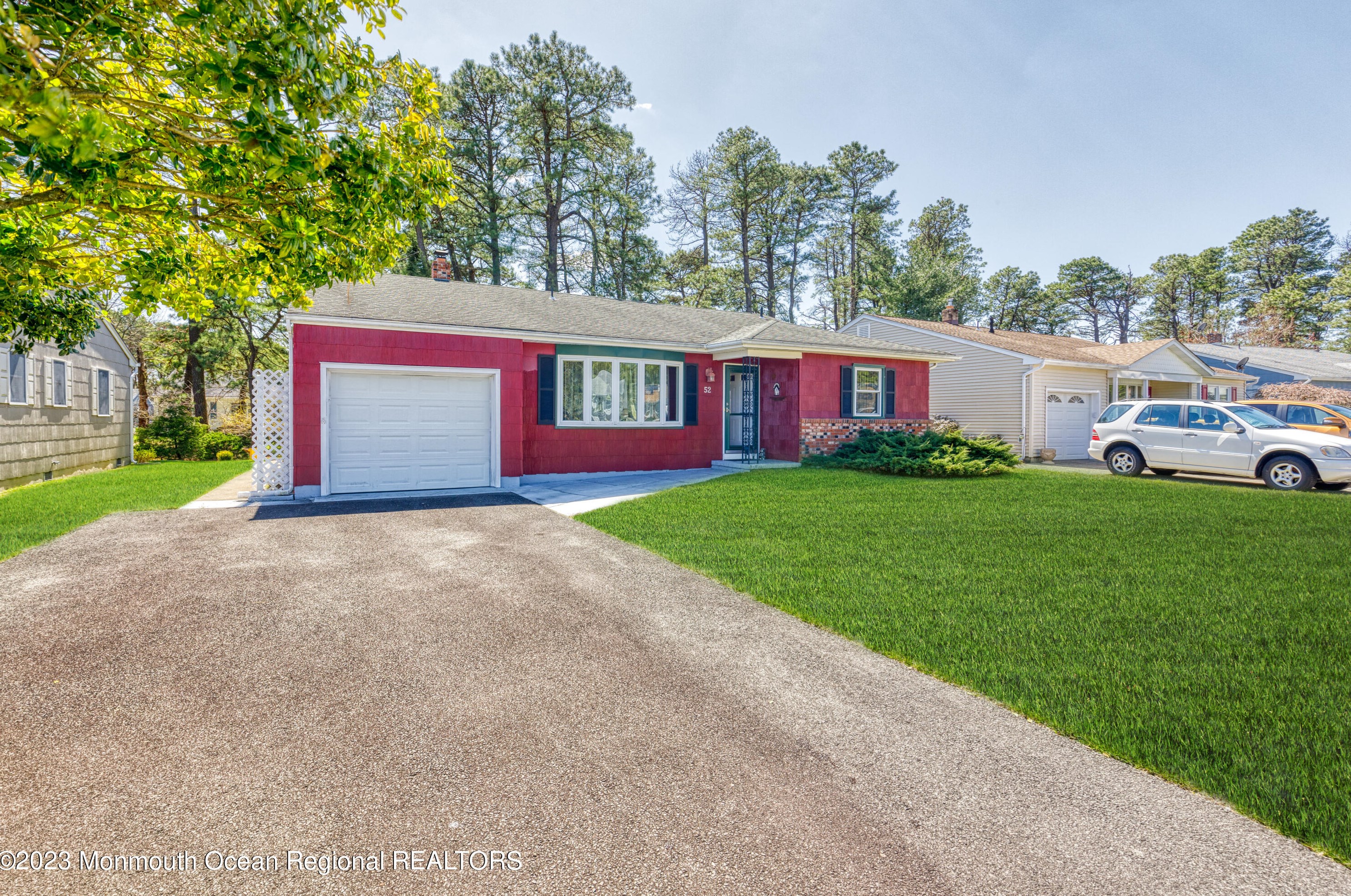 52 Auburn Rd, Toms River, NJ 08757