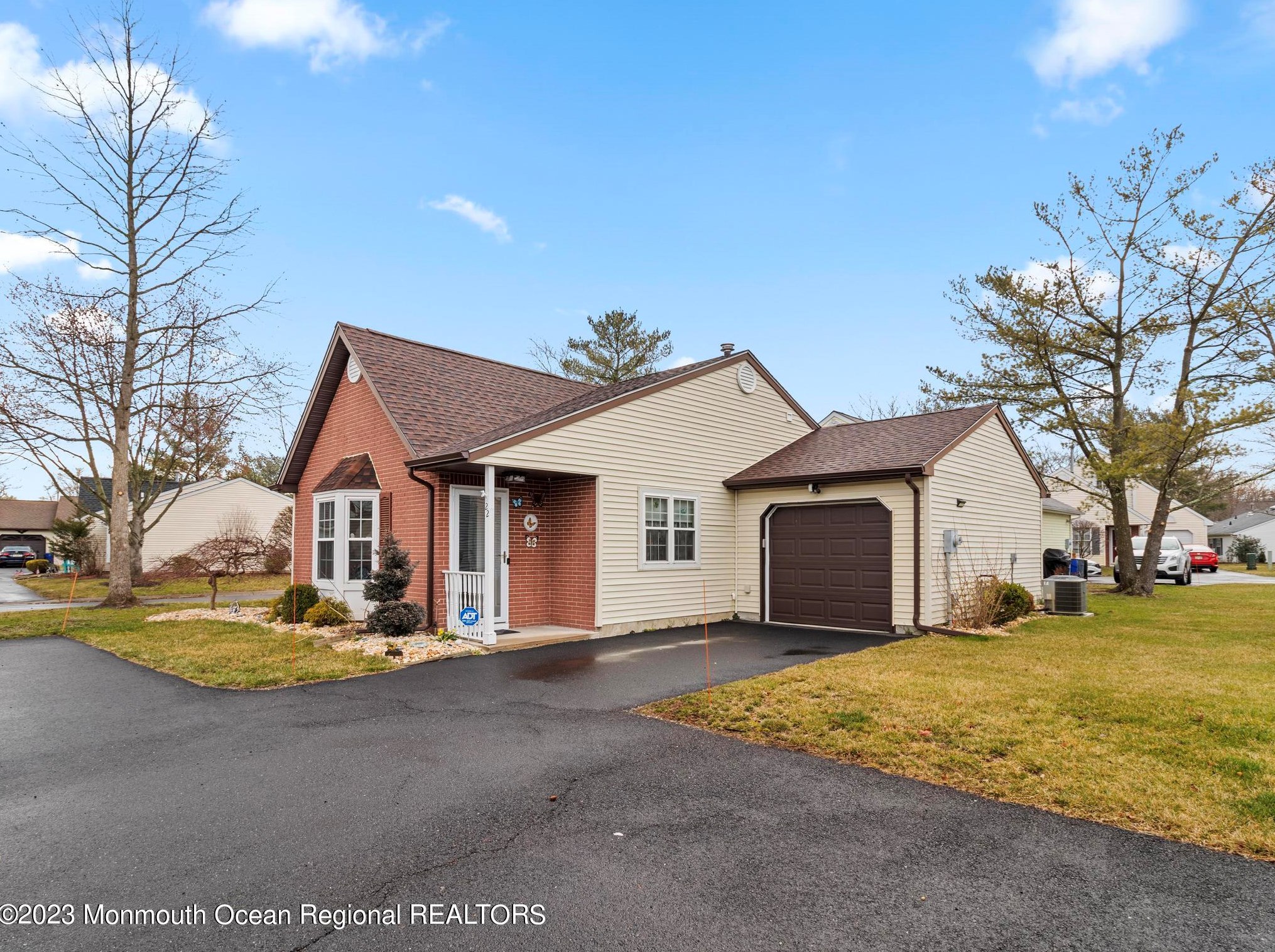22 Jaffreyton Close #1000, East Freehold, NJ 07728