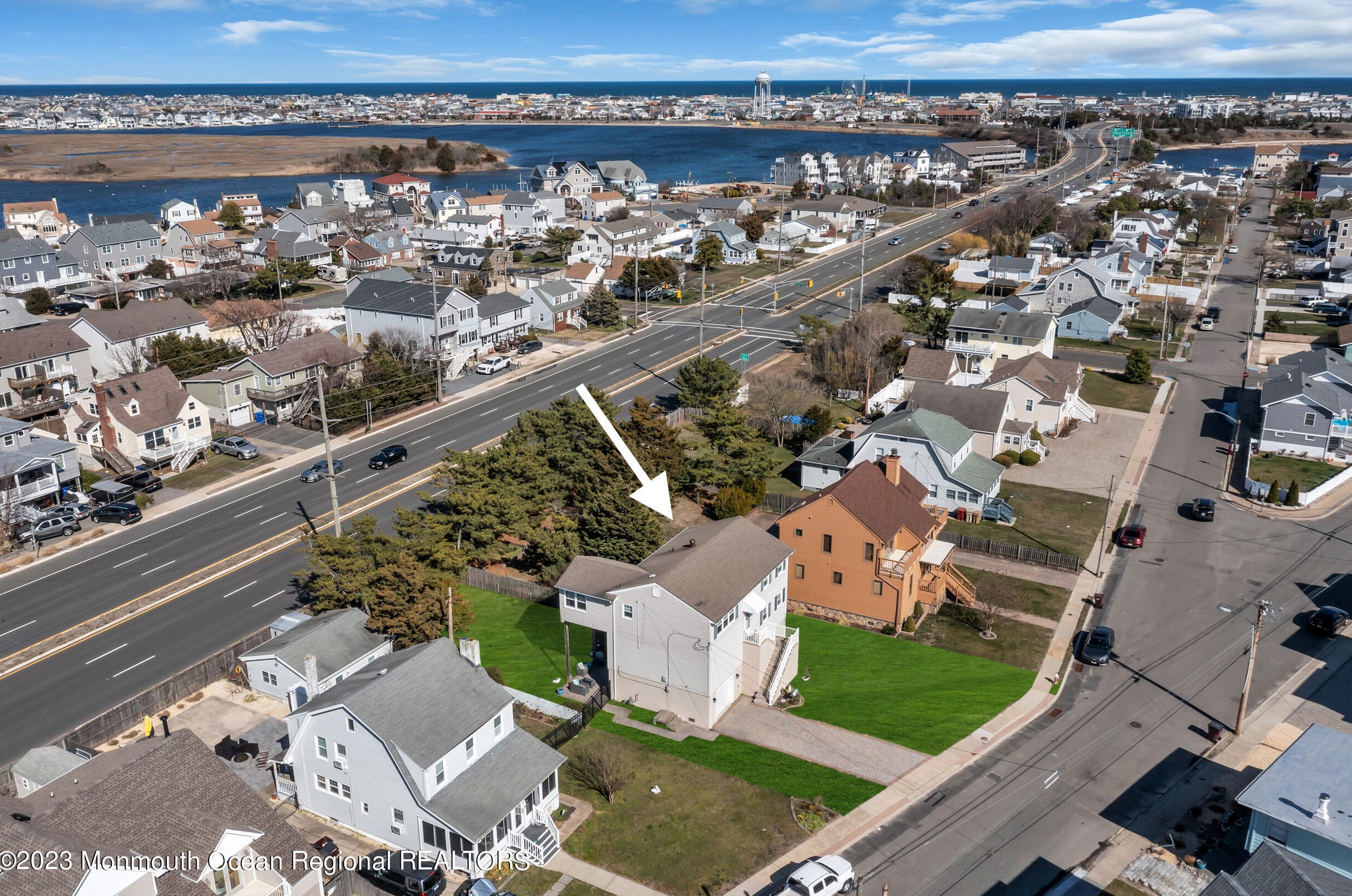 316 Sunset Dr S, Pelican Island, NJ 08751