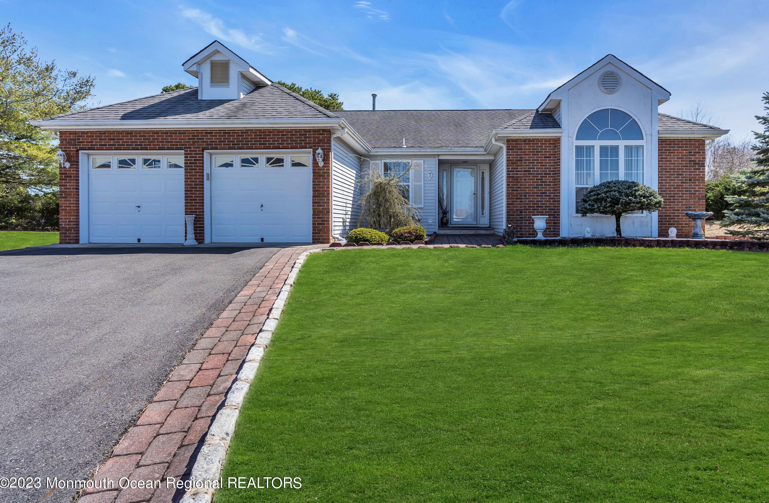 7 Rugby Ct, Toms River, NJ 08757-6584