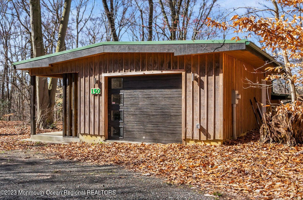 150 Larrison Rd, North Hanover, NJ 08562
