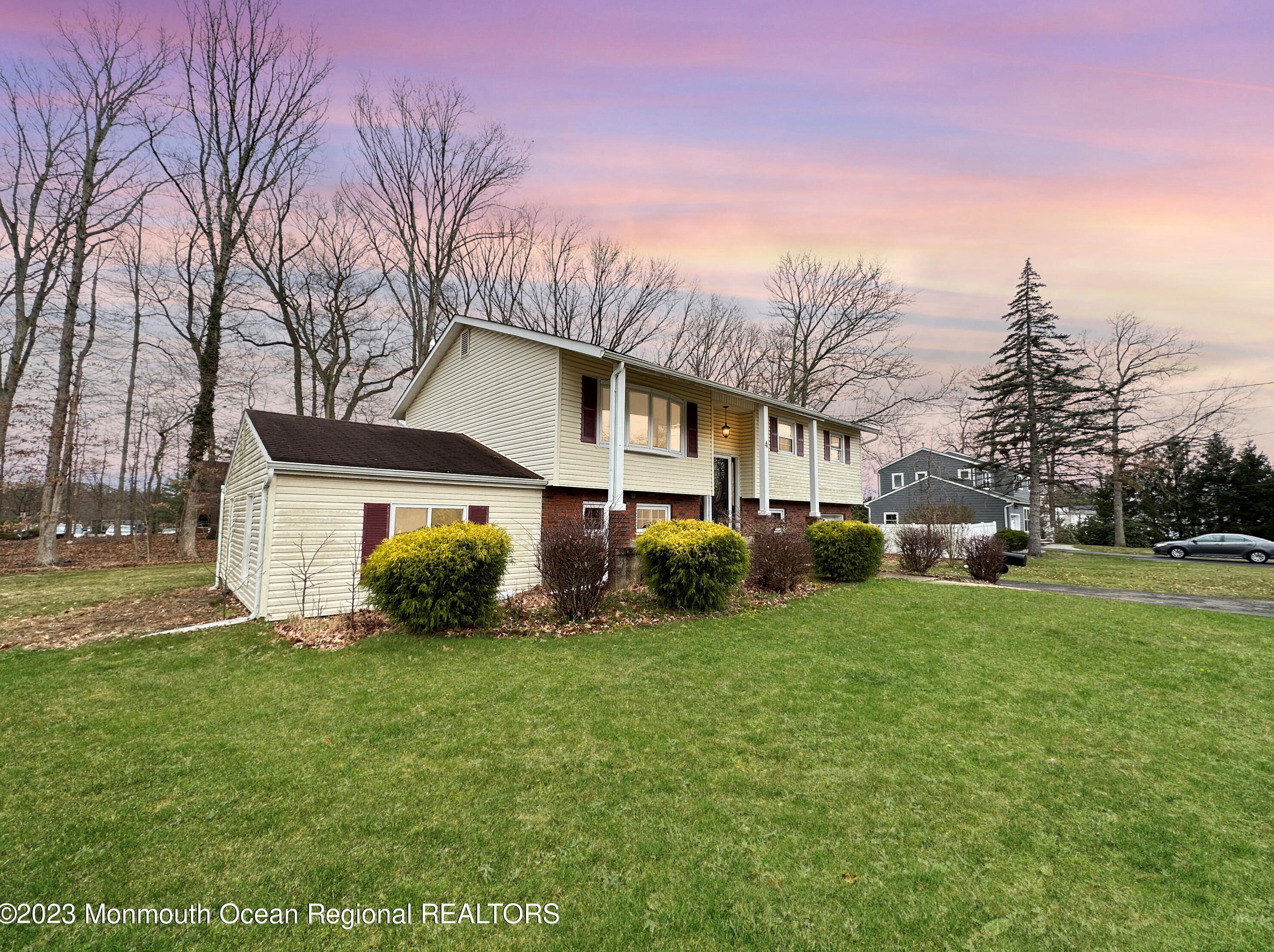 4 Willow Grove Way, Millstone Township, NJ 07726-2722