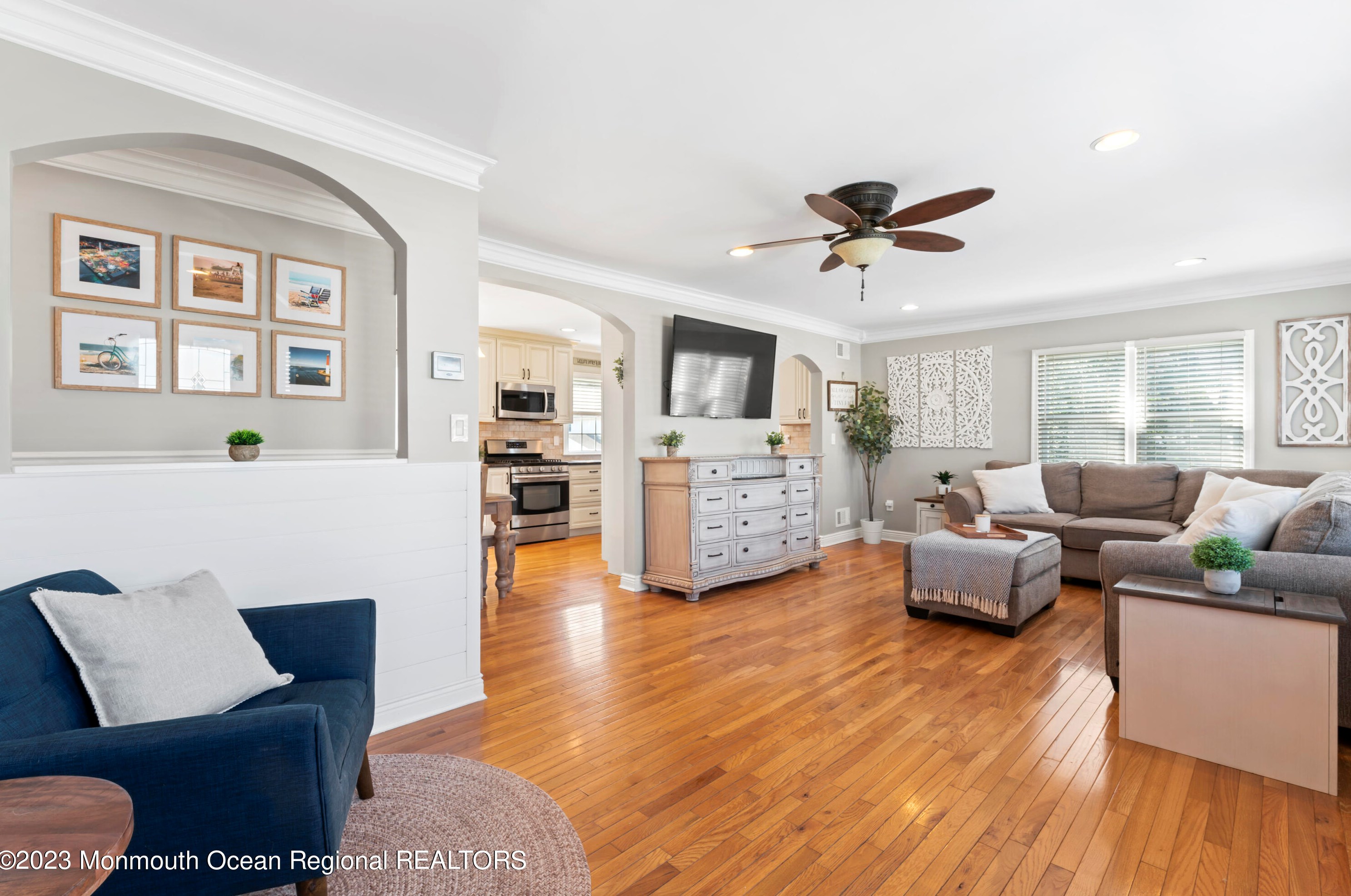 33 Sand Creek Ln, Toms River, NJ 08753-2555