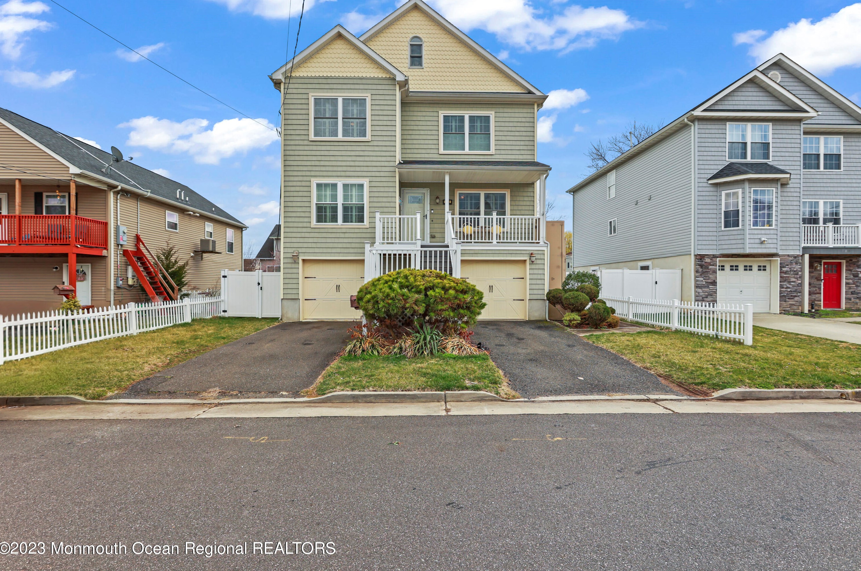 722 Prospect Ave, Keyport, NJ 07735-3145