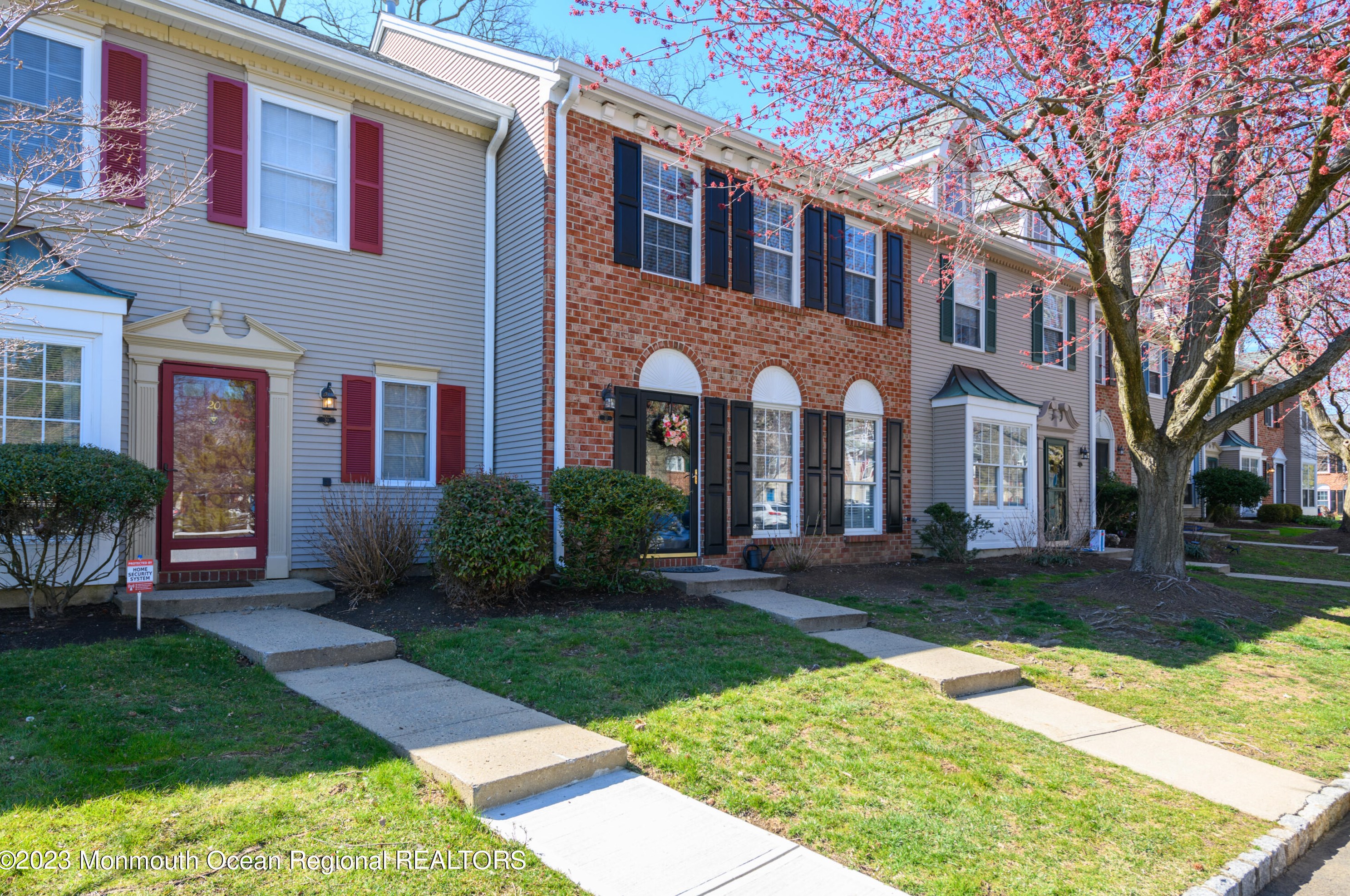 22 Citation Ct, Tinton Falls, NJ 07724