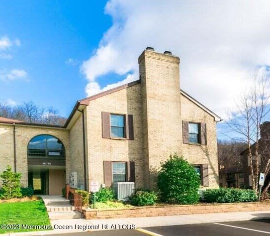 417 Wellington Pl, Matawan, NJ 07747