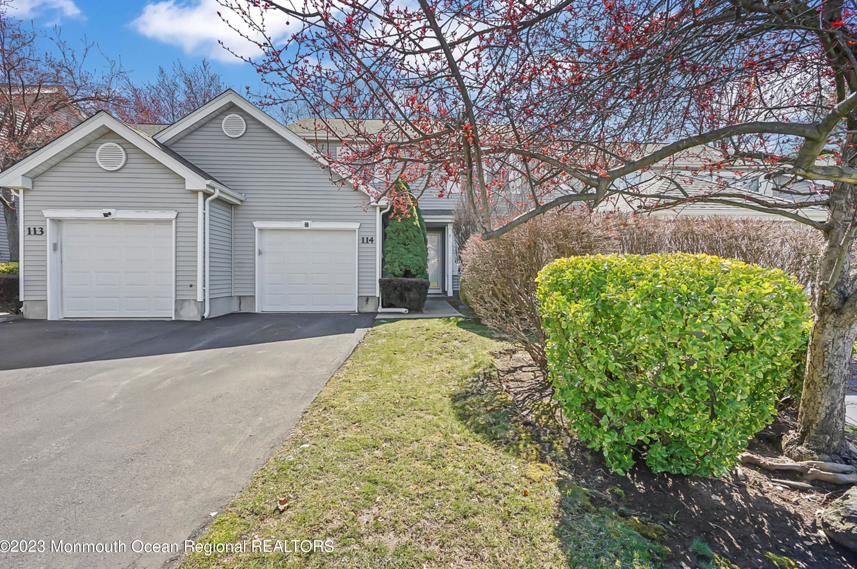 114 Mimosa Ln, East Freehold, NJ 07728