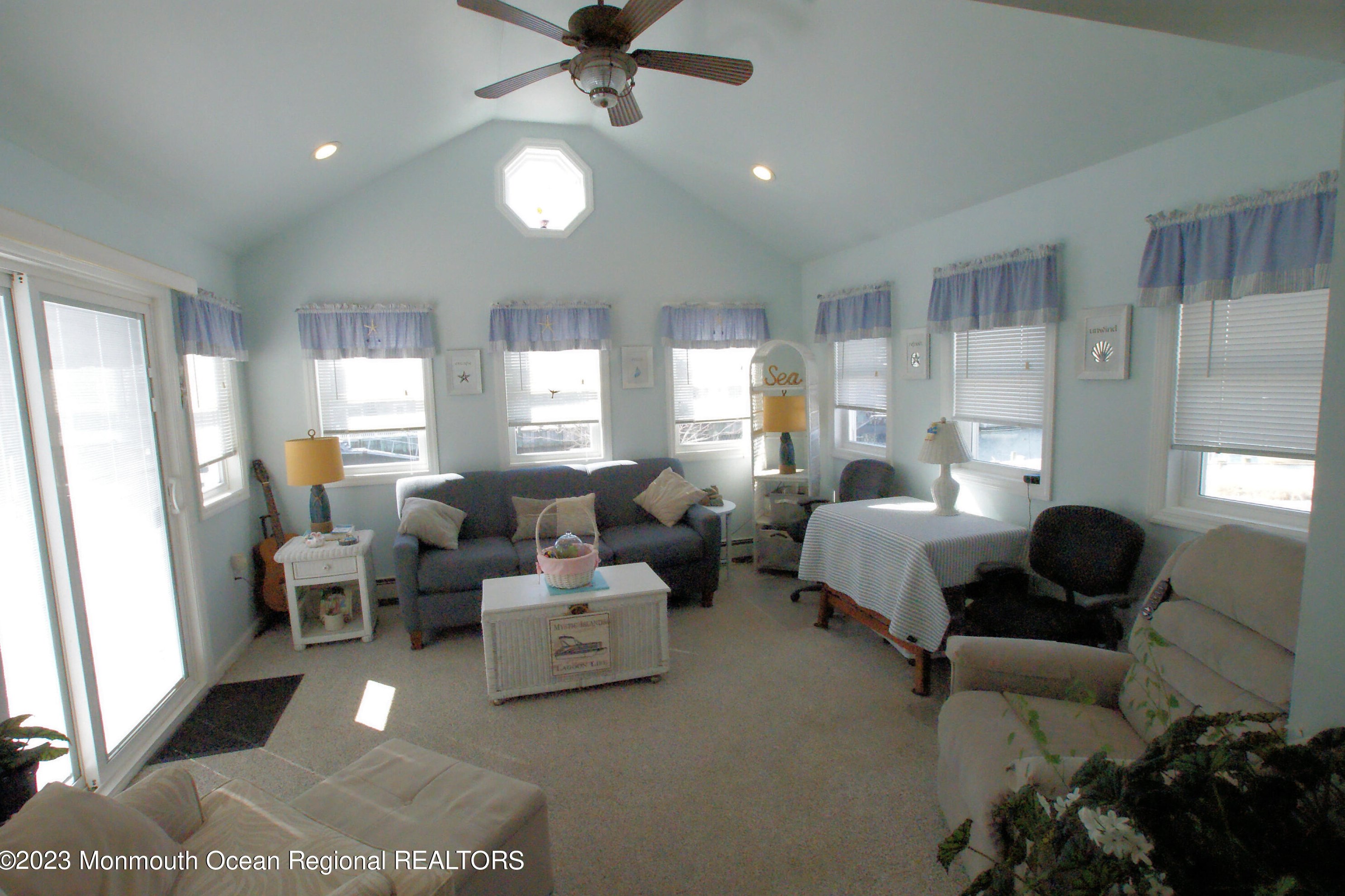 17 Lake Superior Dr, Tuckerton NJ  08087-1671 exterior