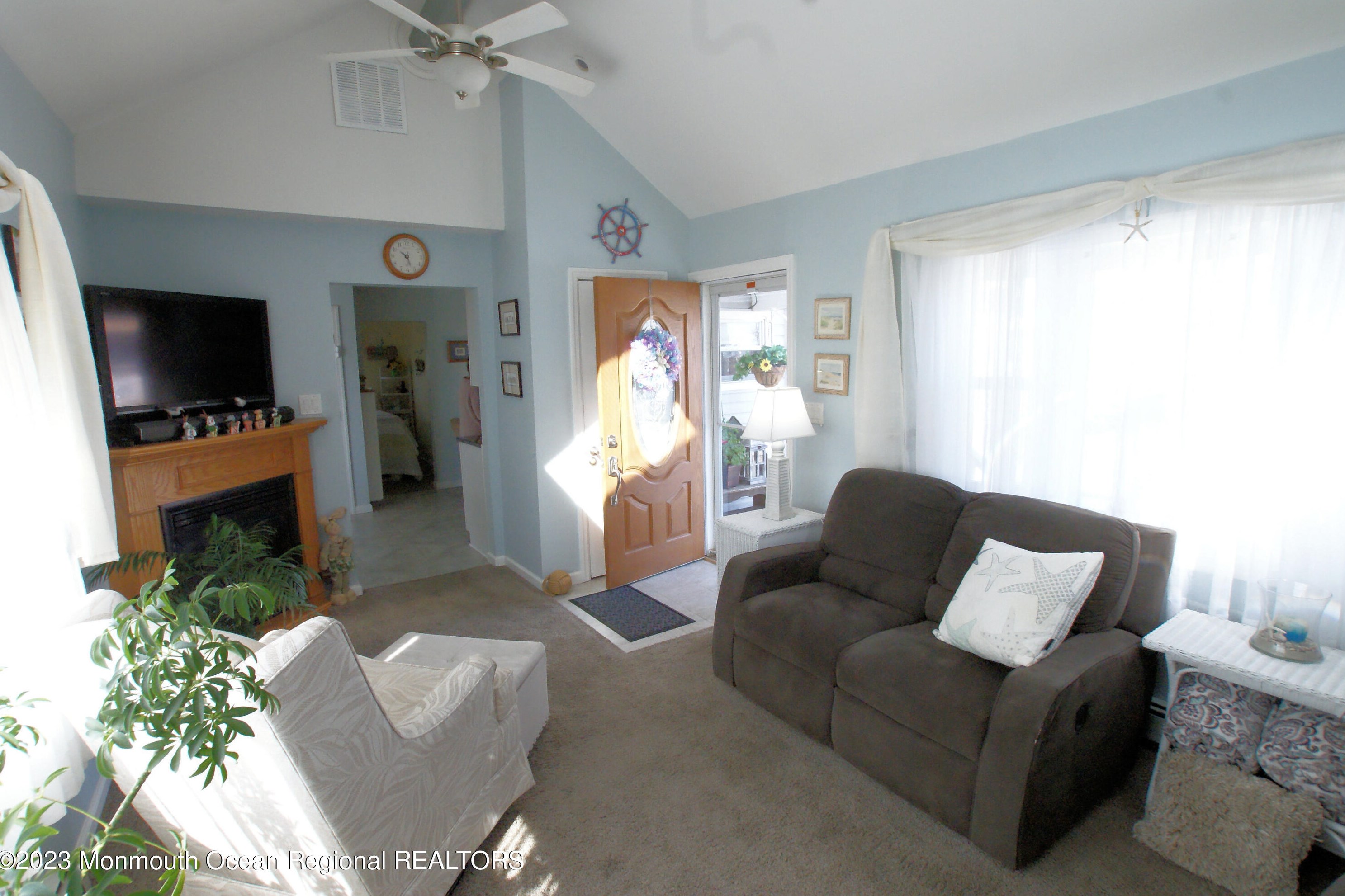 17 Lake Superior Dr, Tuckerton NJ  08087-1671 exterior