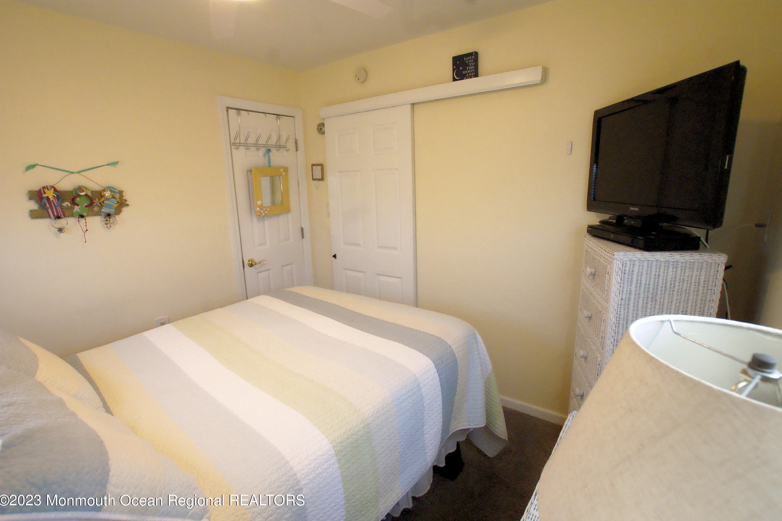 17 Lake Superior Dr, Tuckerton NJ  08087-1671 exterior